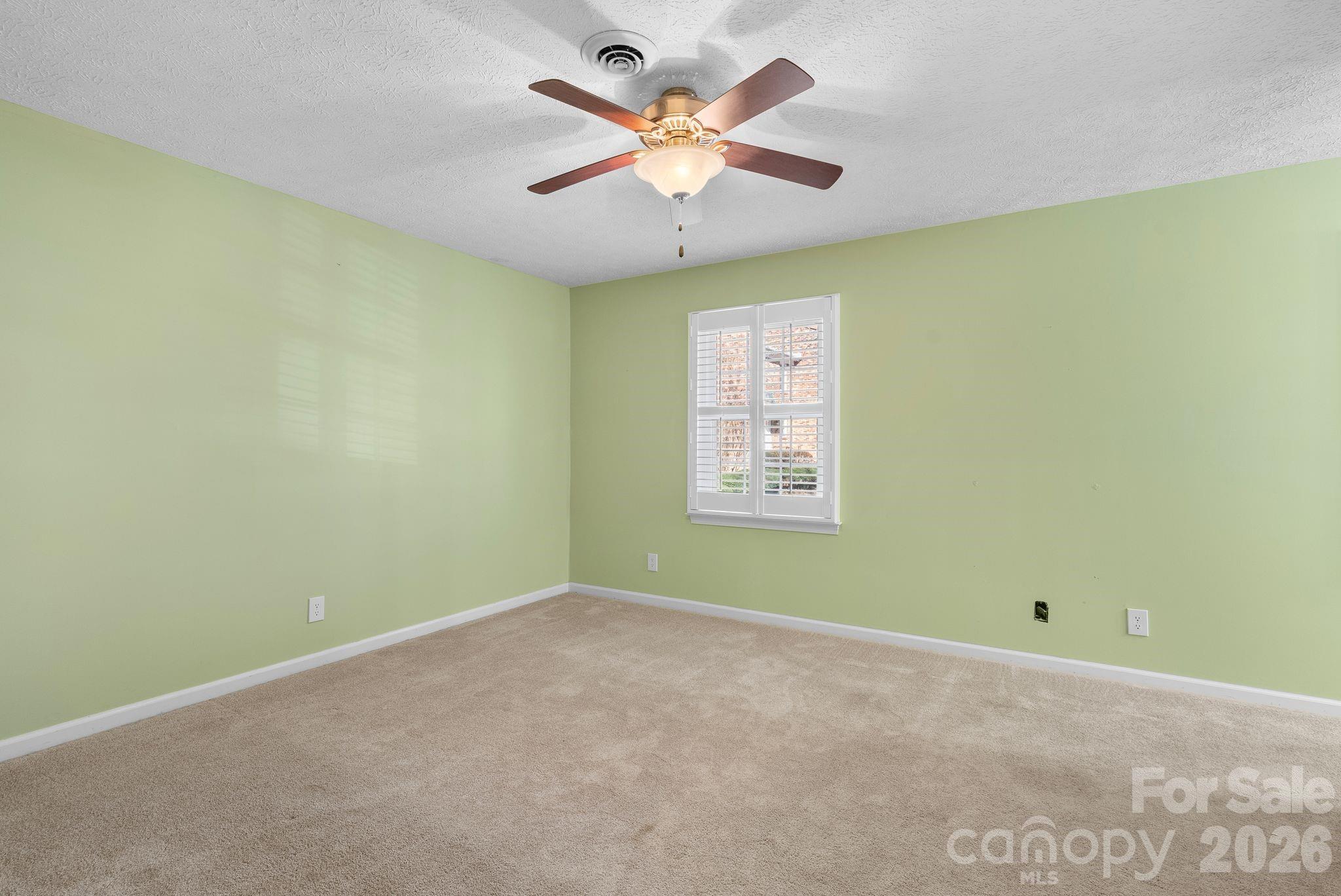 1411 Kensington Road — Hendersonville