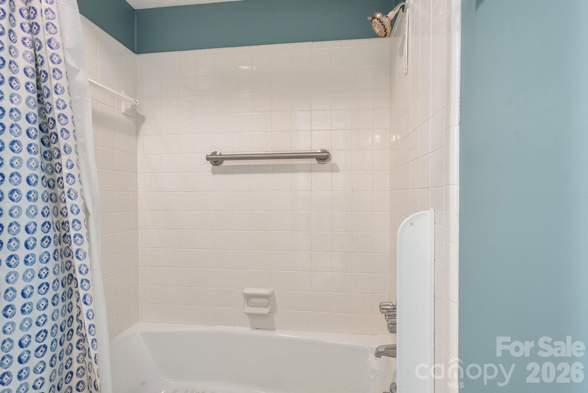 1411 Kensington Road — Hendersonville