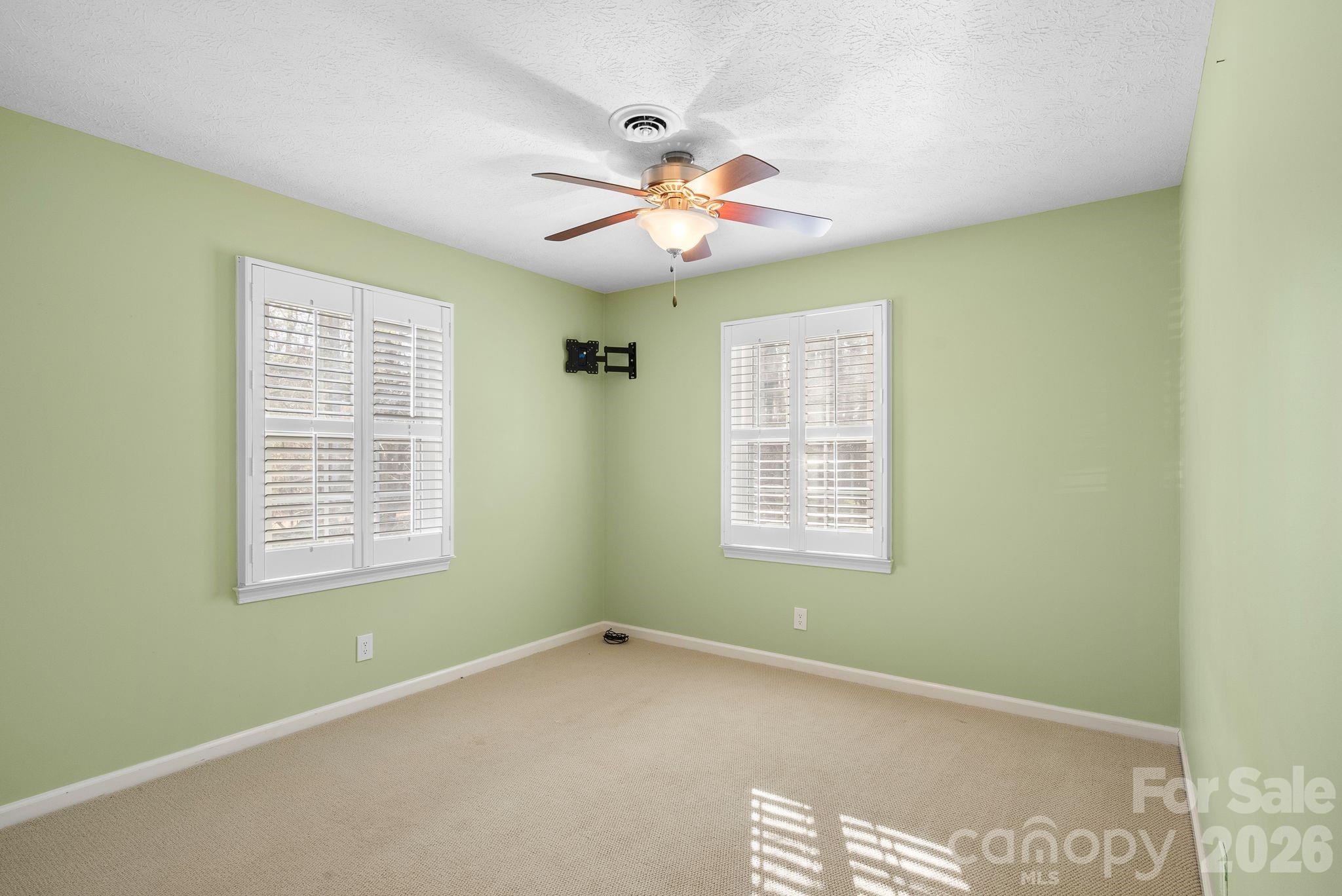 1411 Kensington Road — Hendersonville