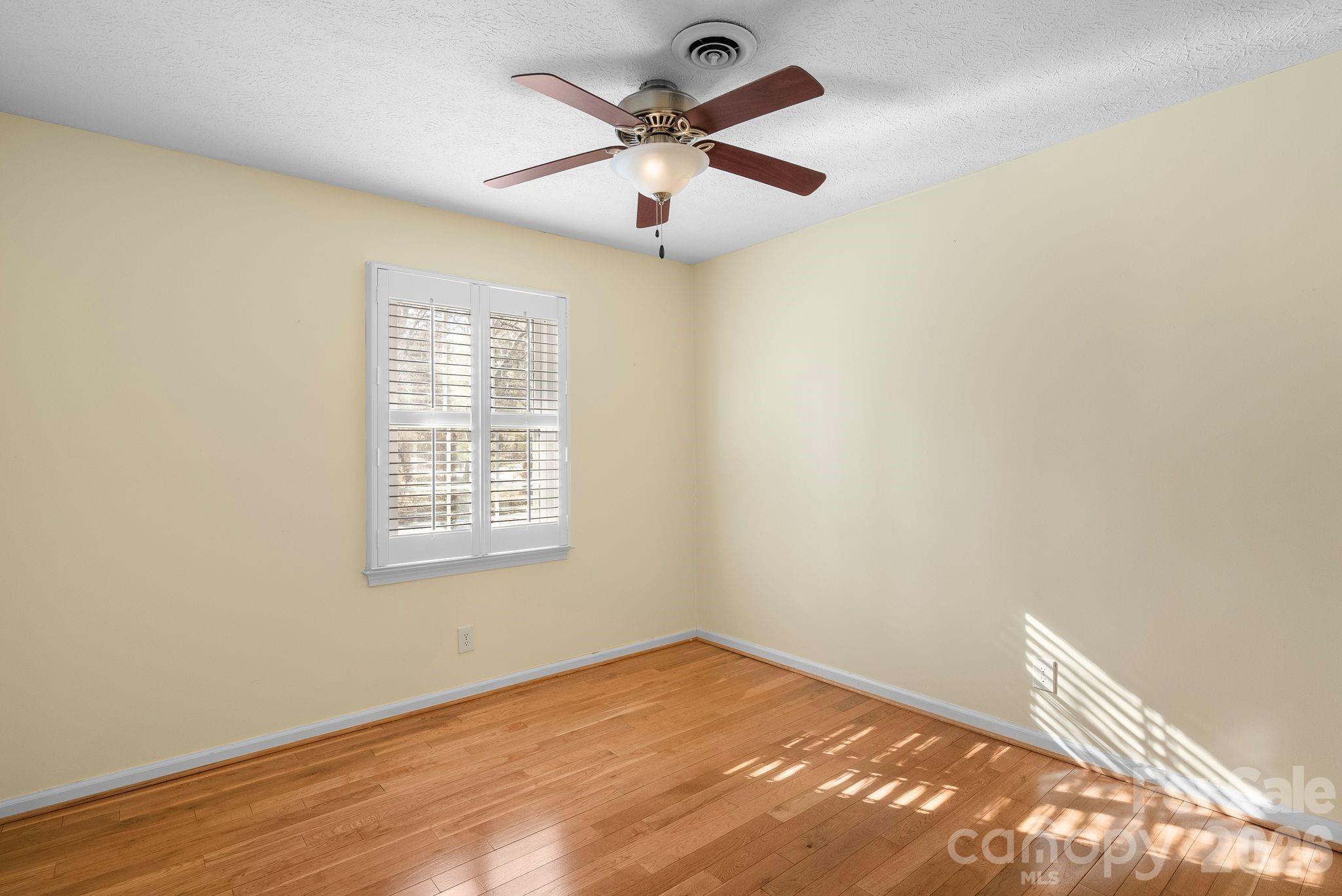 1411 Kensington Road — Hendersonville