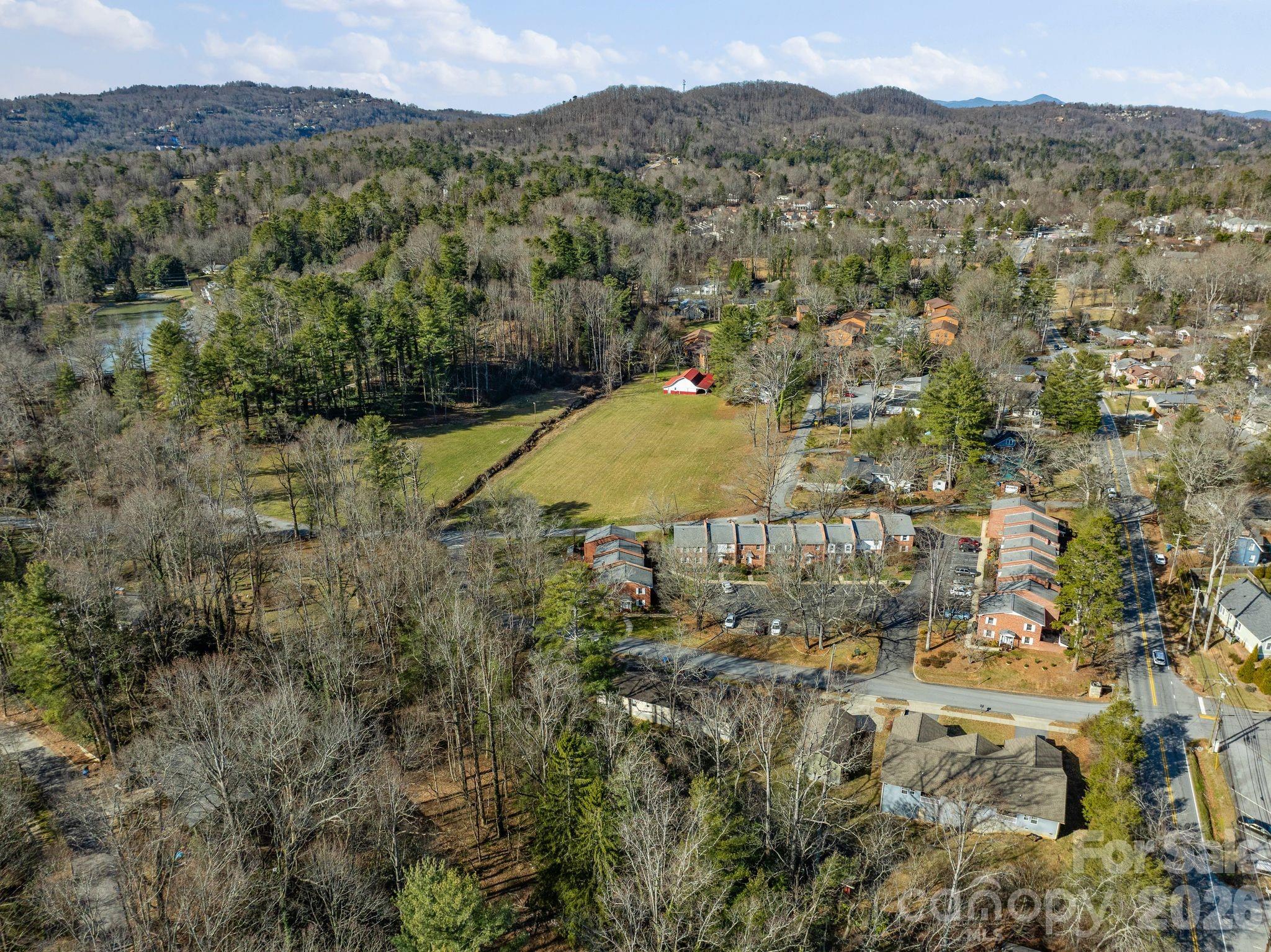 1411 Kensington Road — Hendersonville
