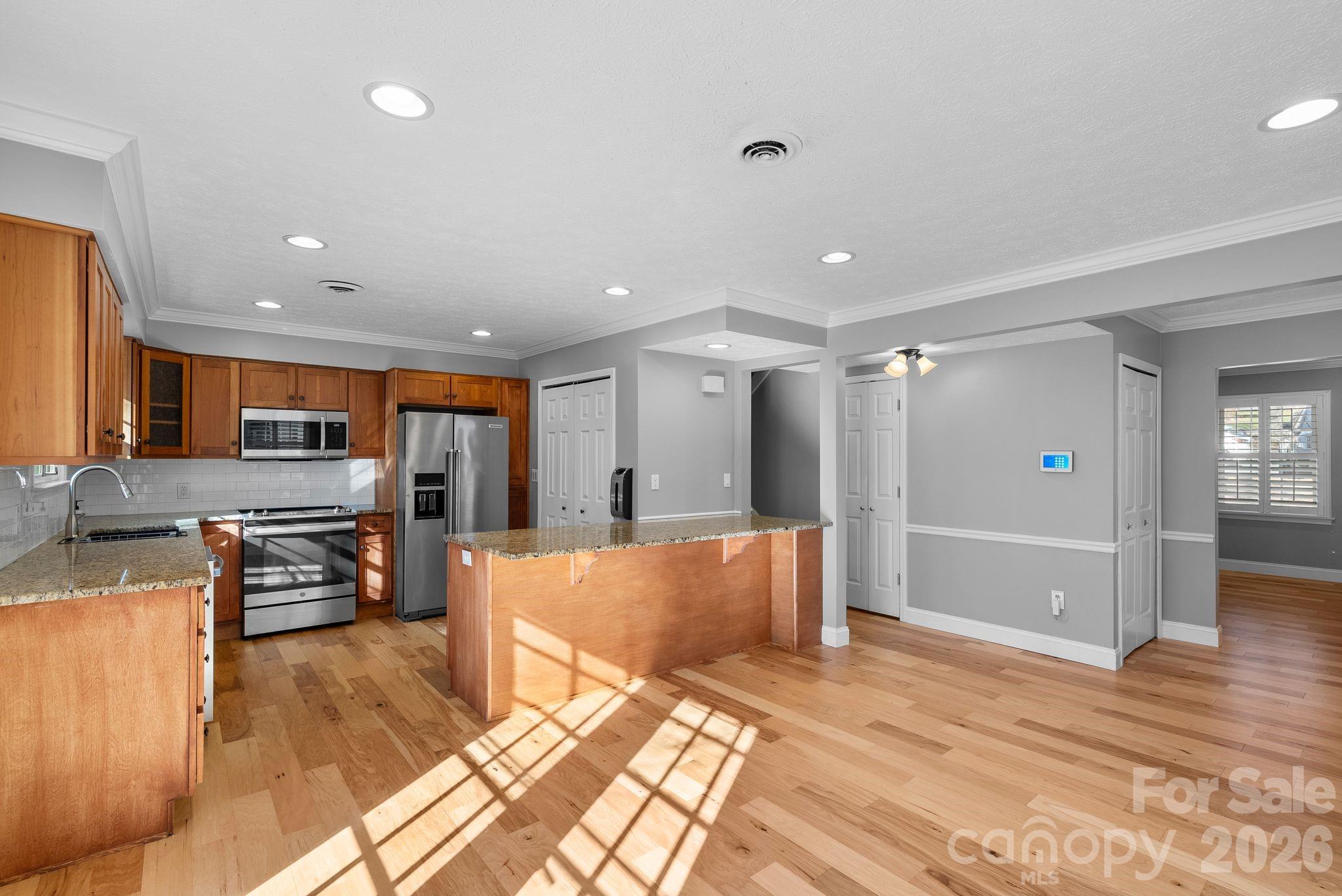 1411 Kensington Road — Hendersonville
