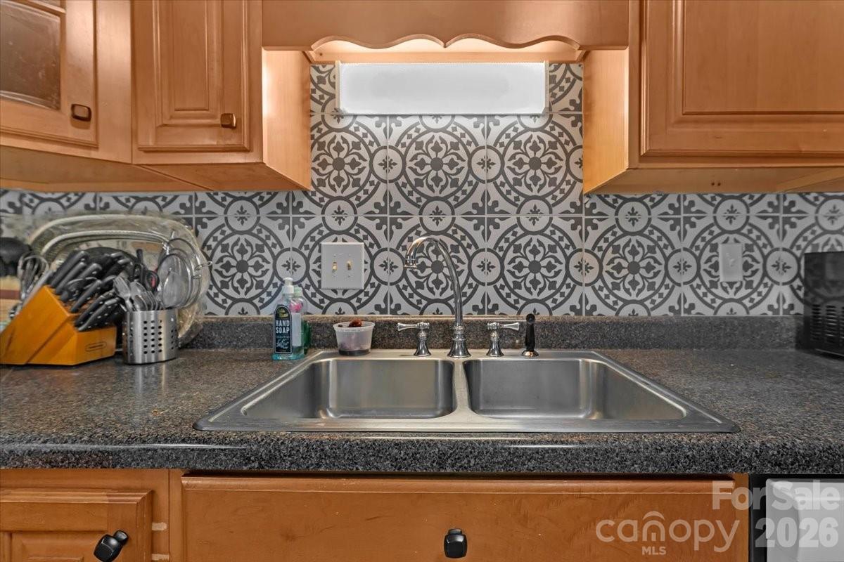 7920 Shady Oak Trail — Charlotte