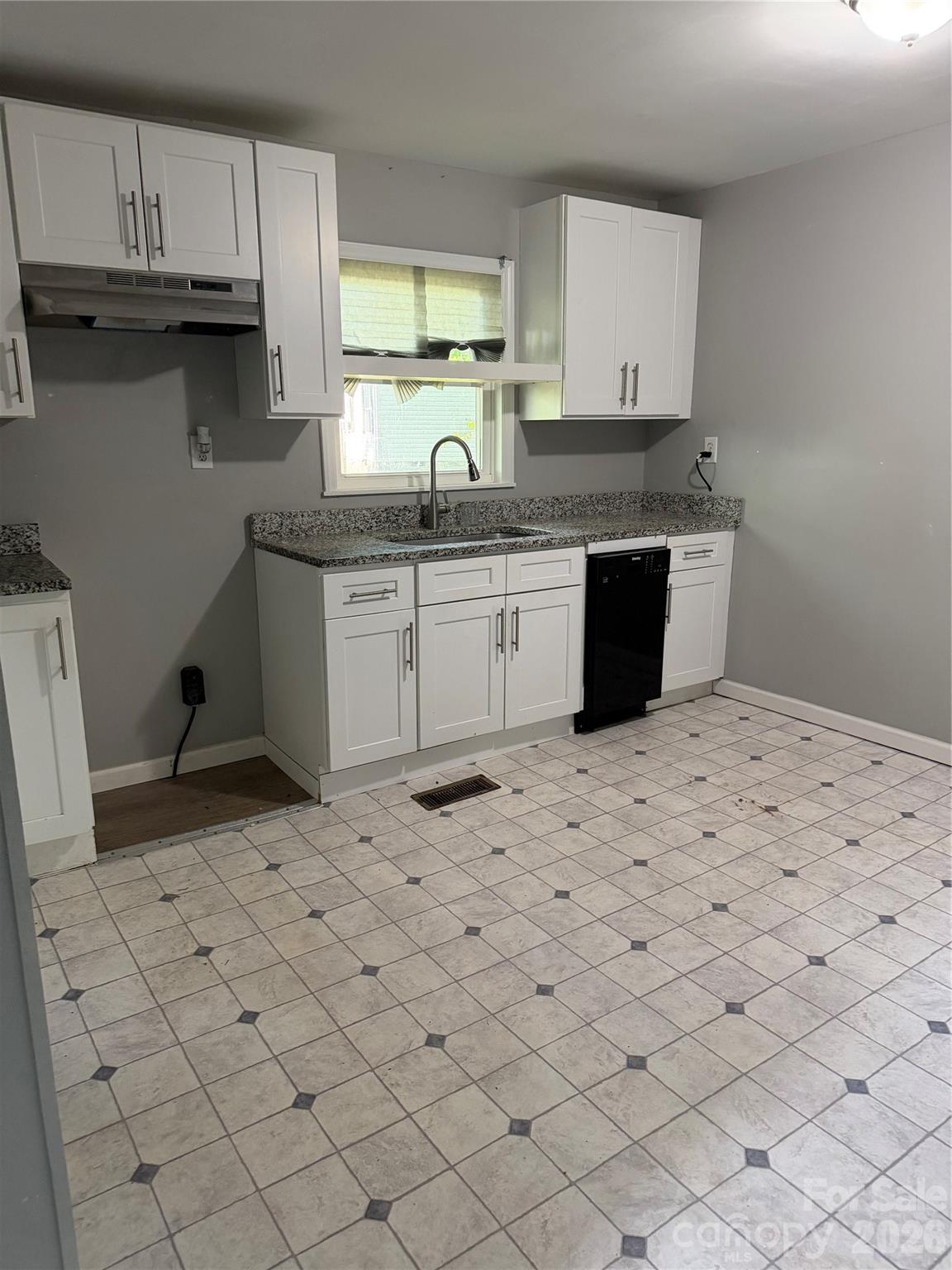 3724 Kathy Road — Morganton