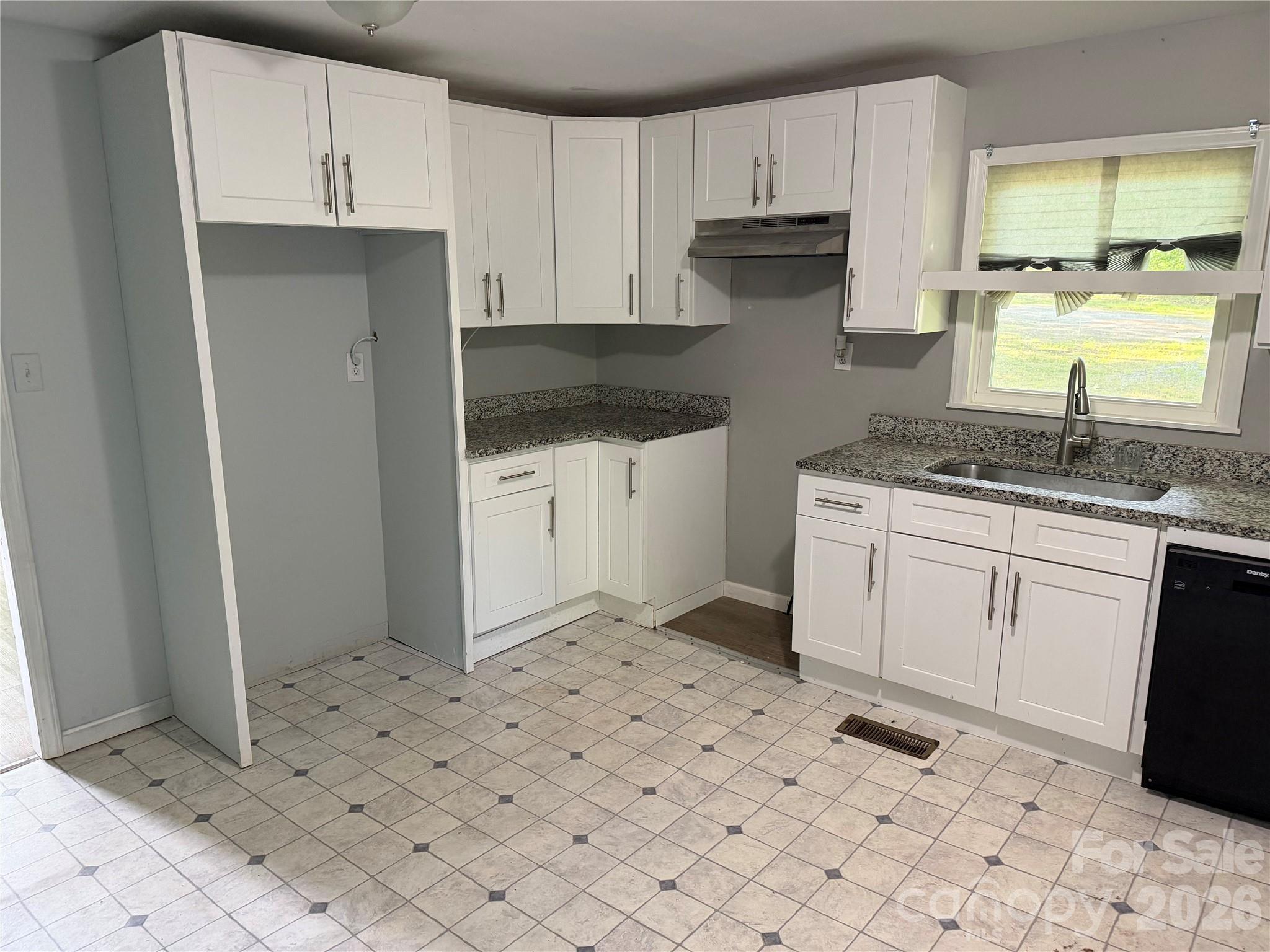 3724 Kathy Road — Morganton