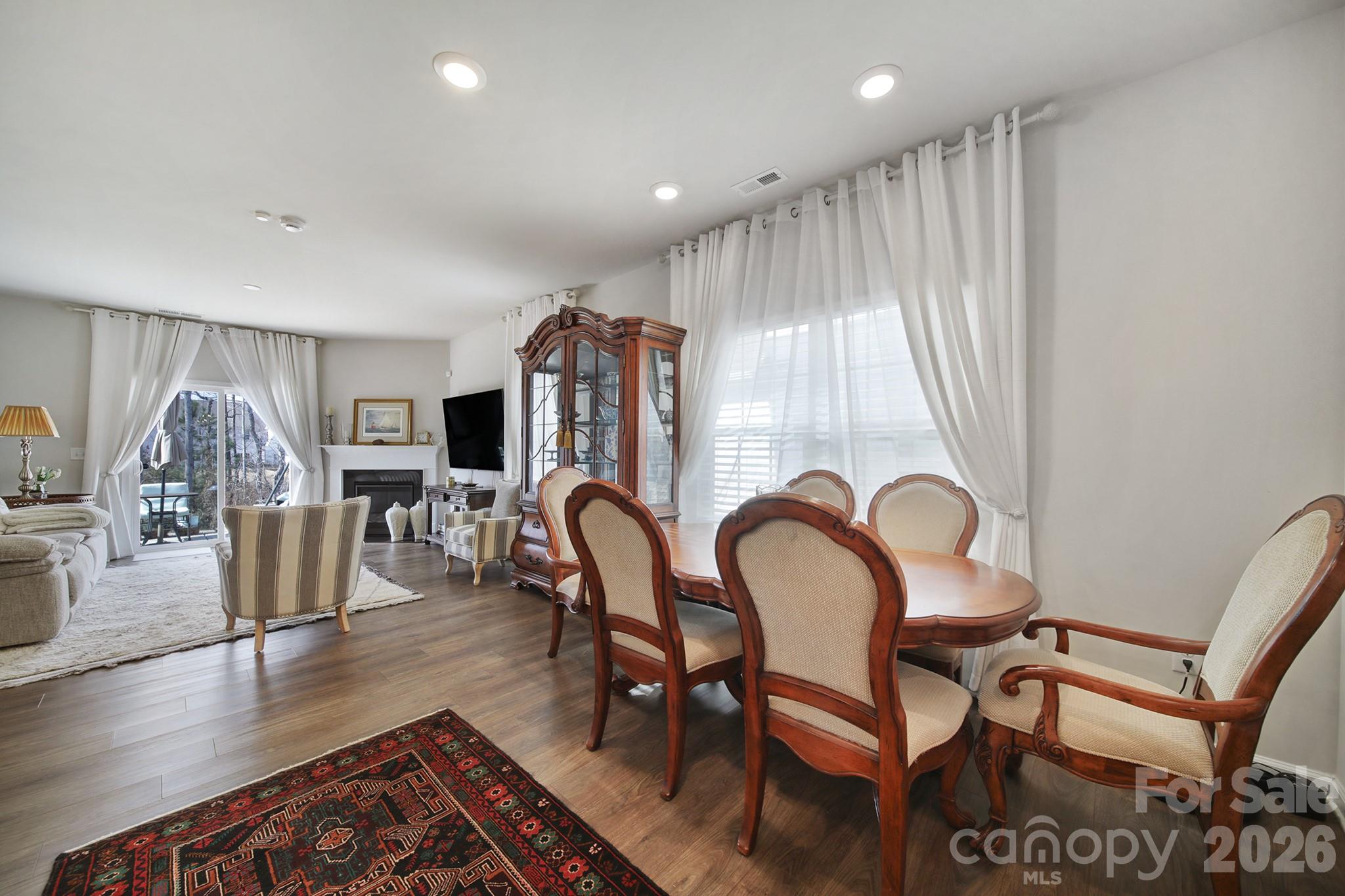 6521 Gopher Road — Lancaster