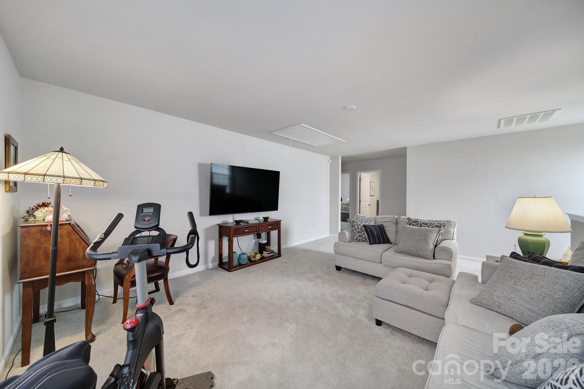 6521 Gopher Road — Lancaster