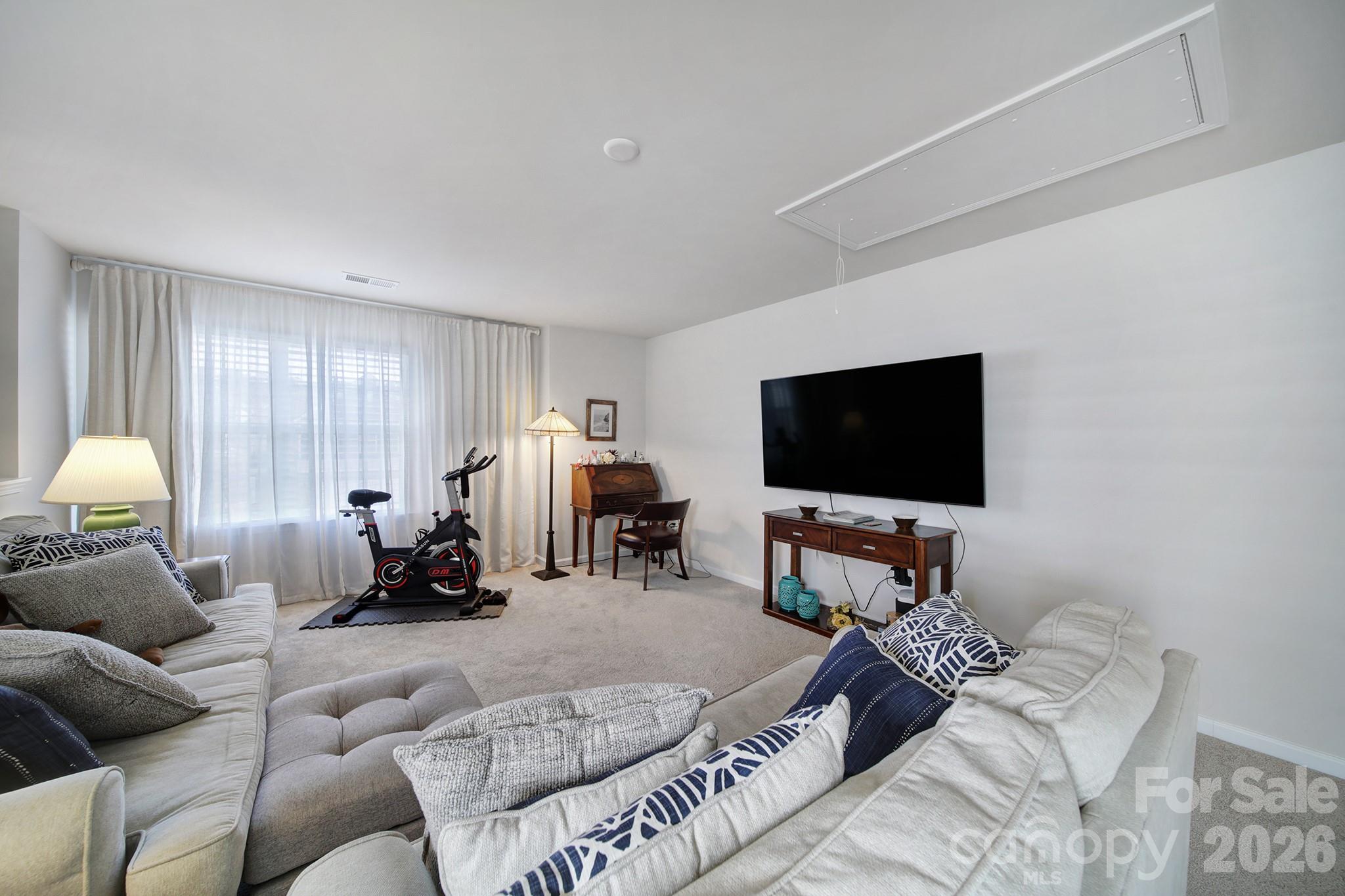 6521 Gopher Road — Lancaster
