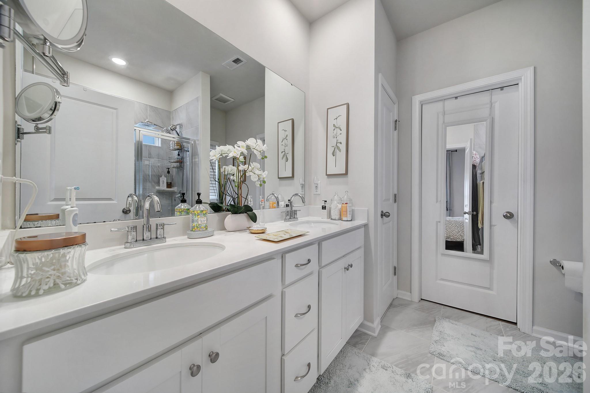 6521 Gopher Road — Lancaster