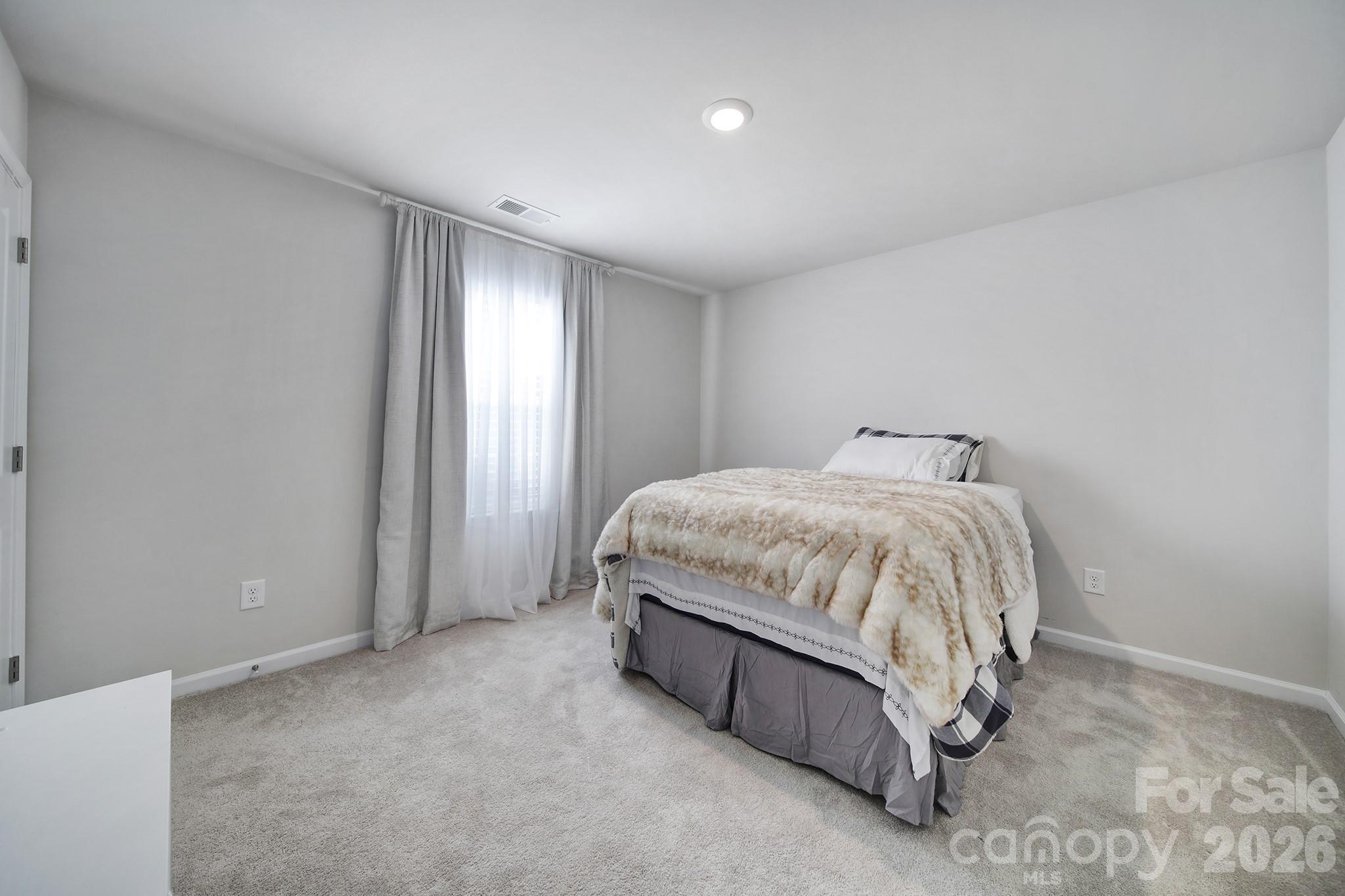 6521 Gopher Road — Lancaster
