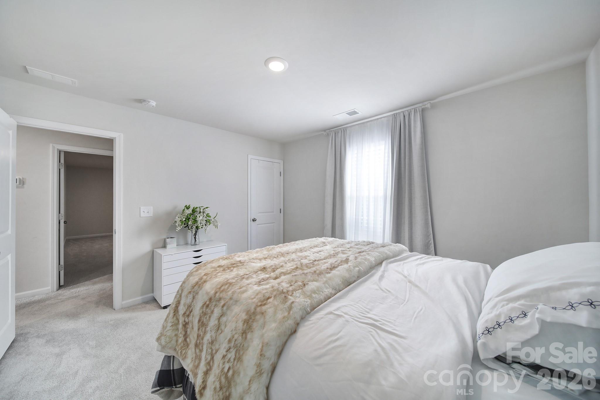 6521 Gopher Road — Lancaster