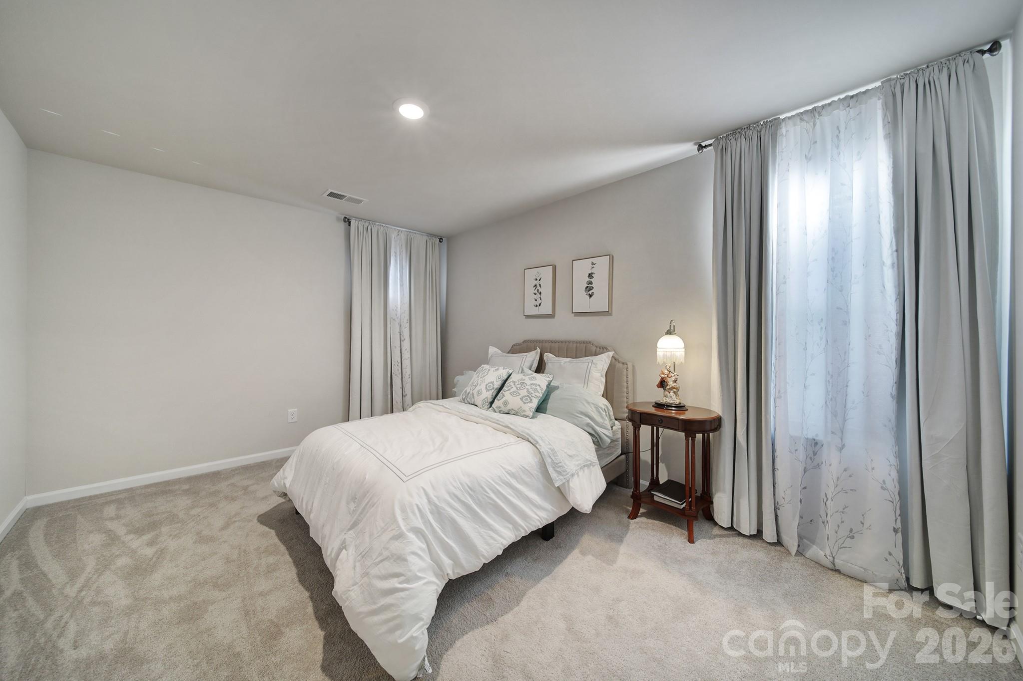 6521 Gopher Road — Lancaster