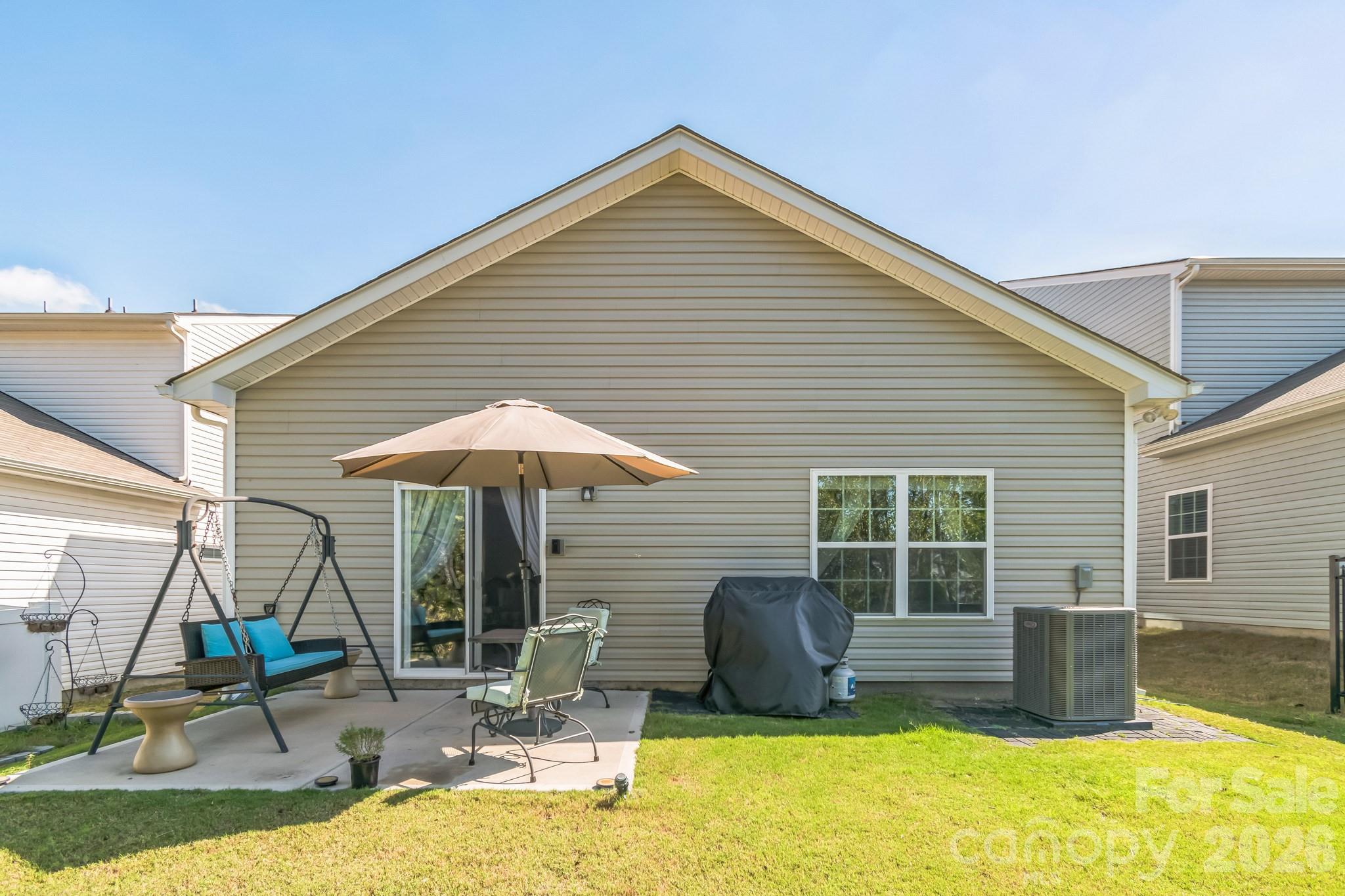 6521 Gopher Road — Lancaster
