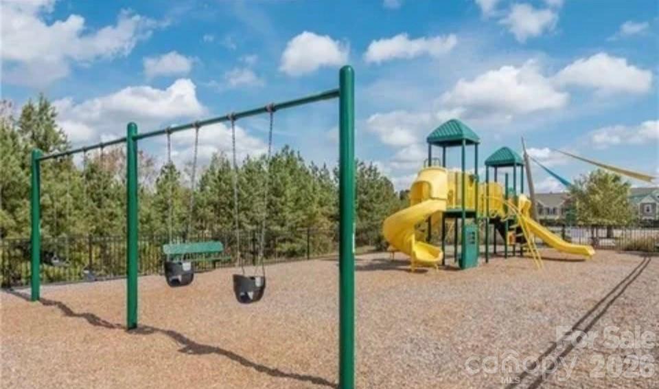 6521 Gopher Road — Lancaster