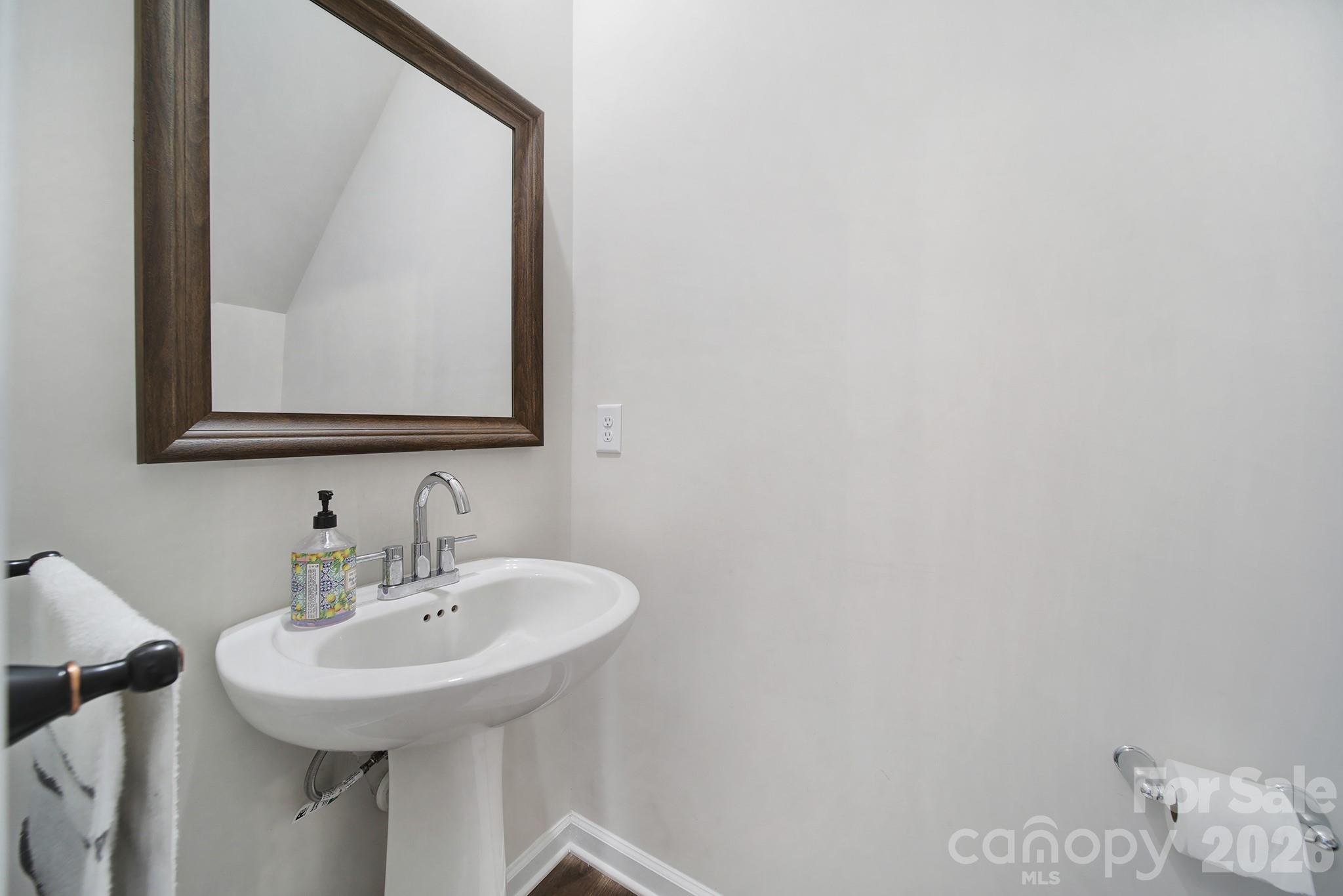 6521 Gopher Road — Lancaster