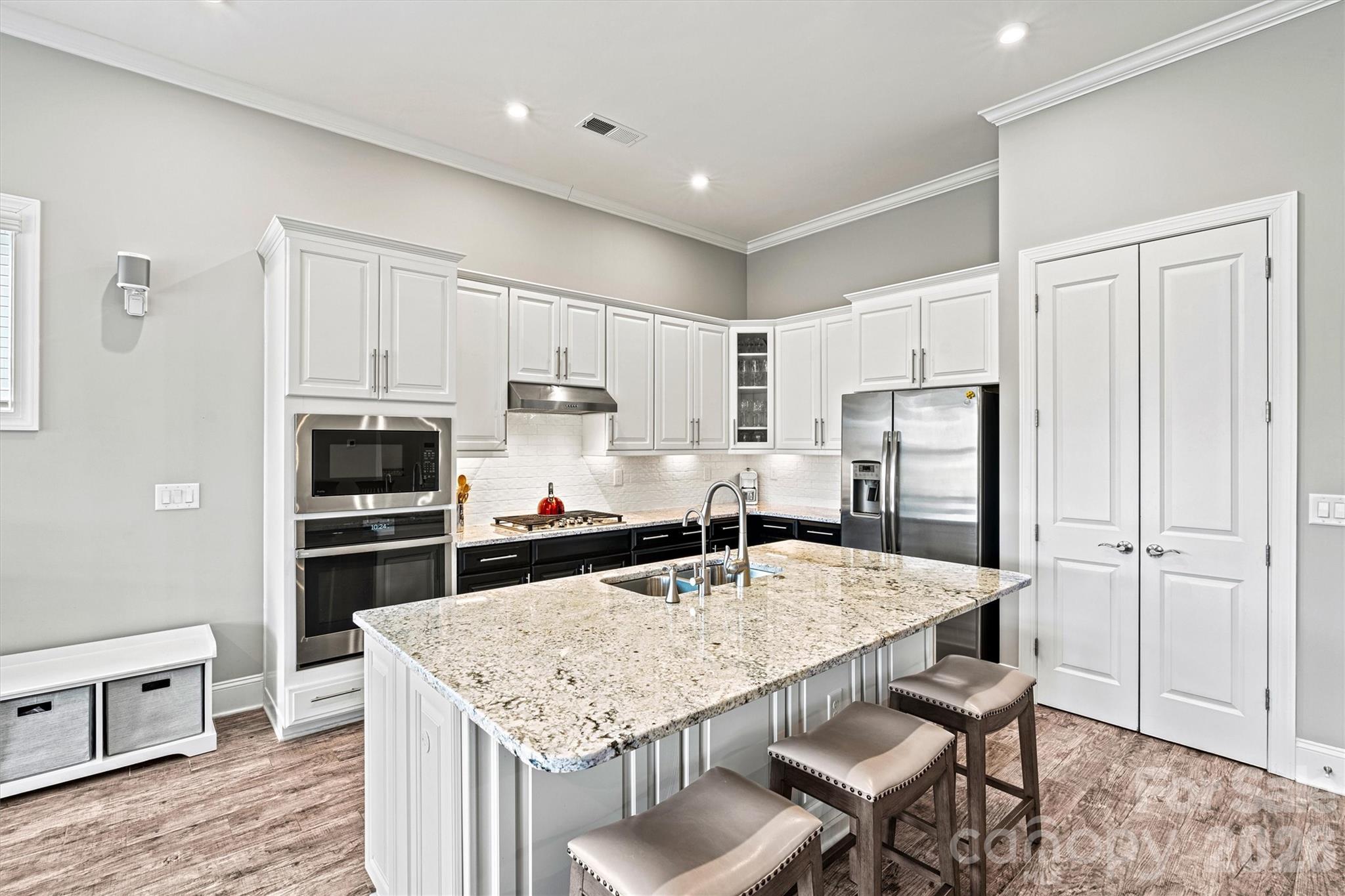 8718 Festival Way — Charlotte