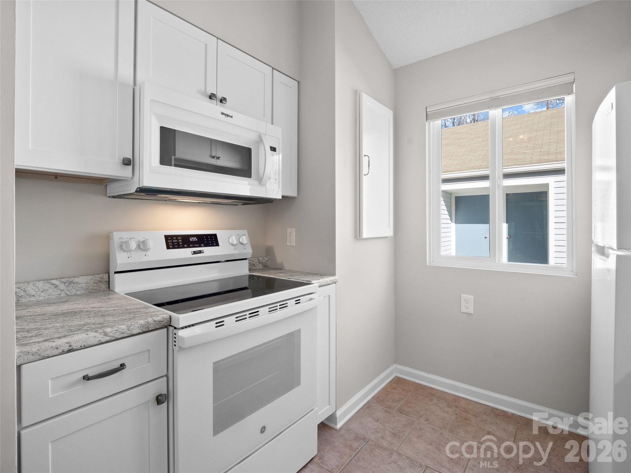 102 Llama Way — Black Mountain