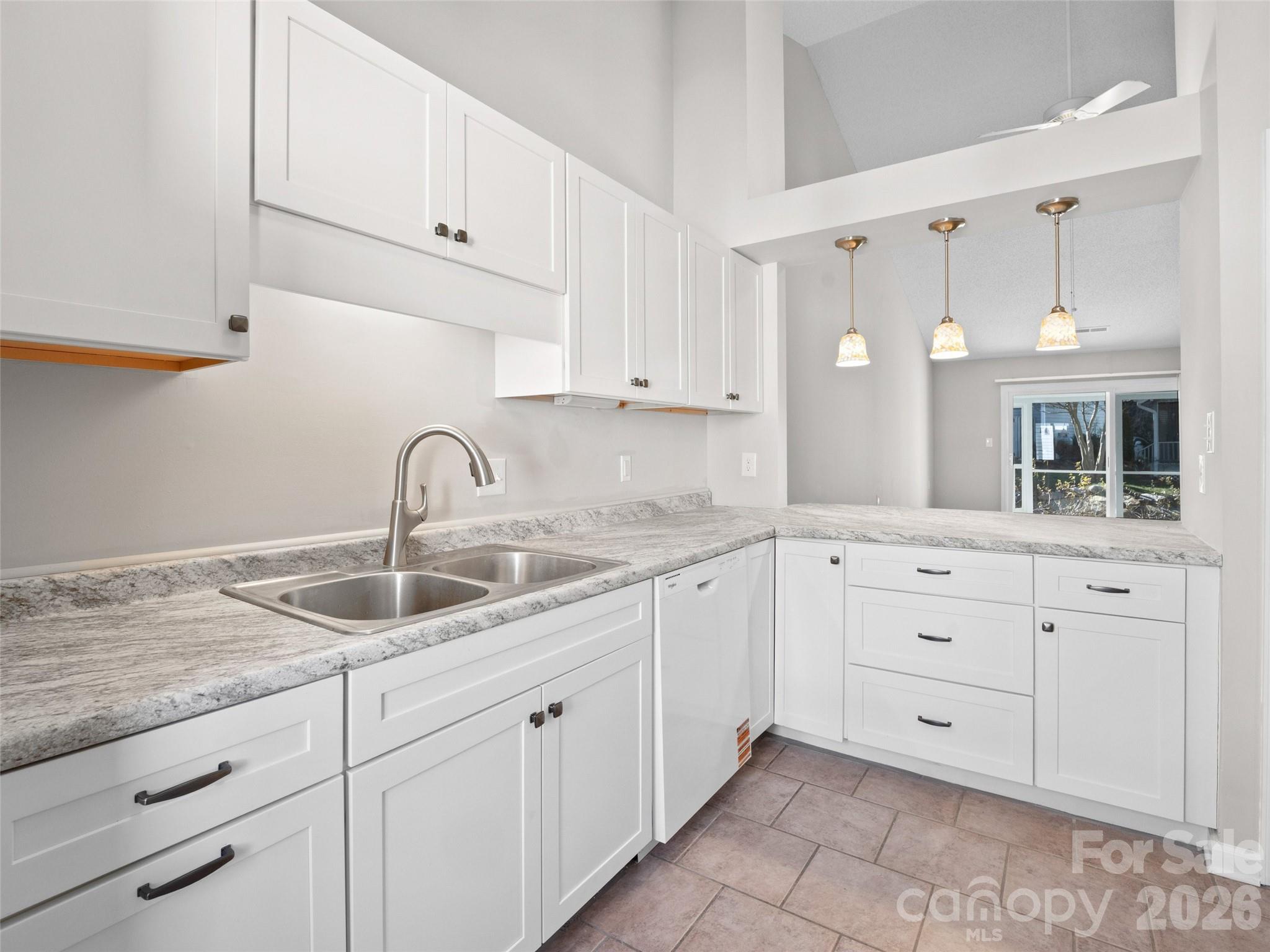 102 Llama Way — Black Mountain