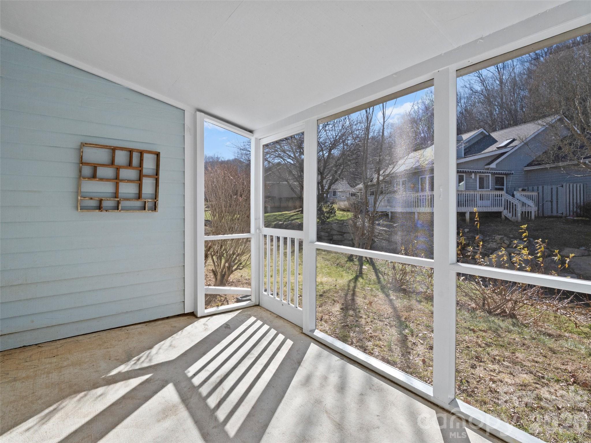 102 Llama Way — Black Mountain