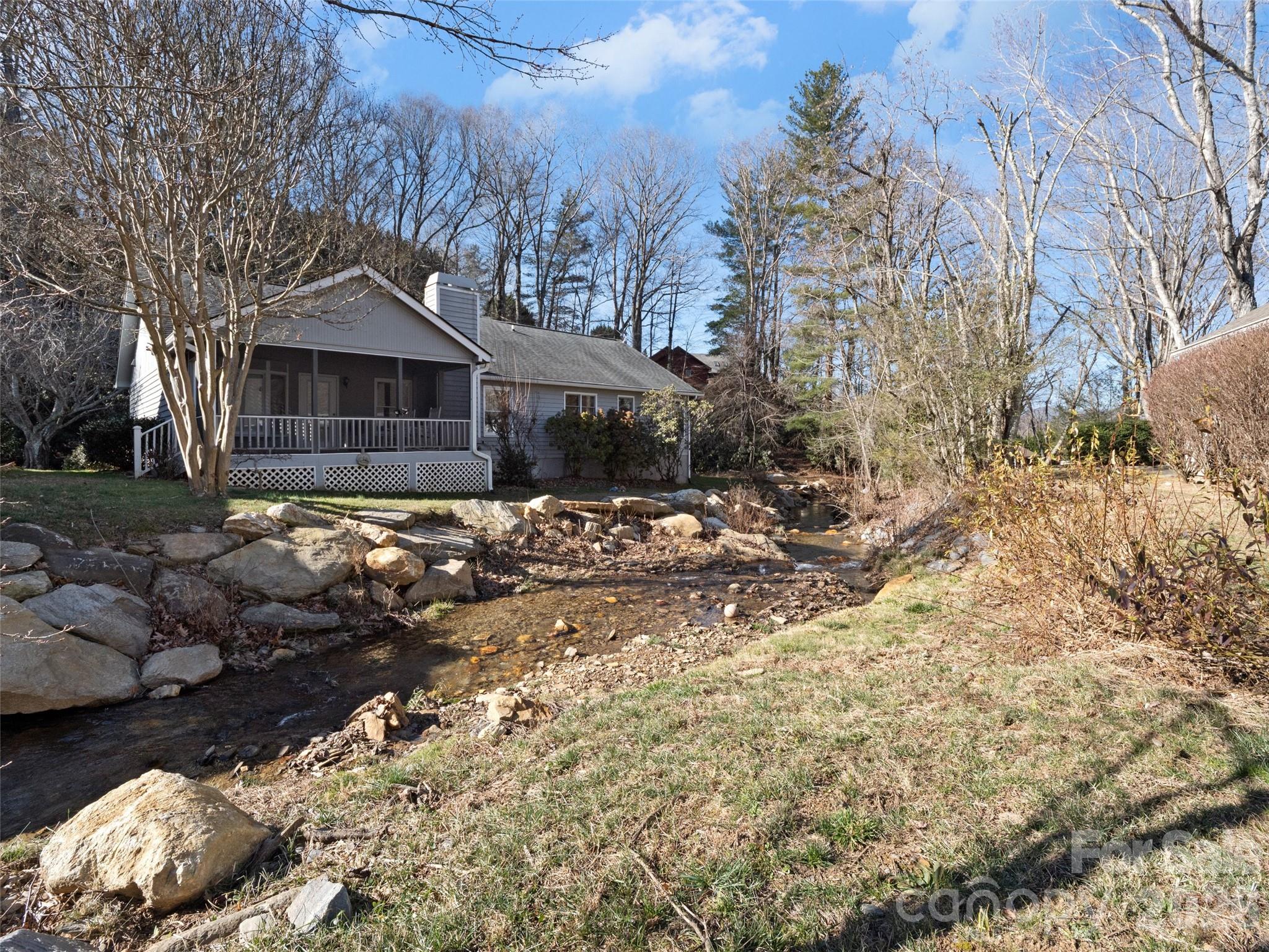 102 Llama Way — Black Mountain