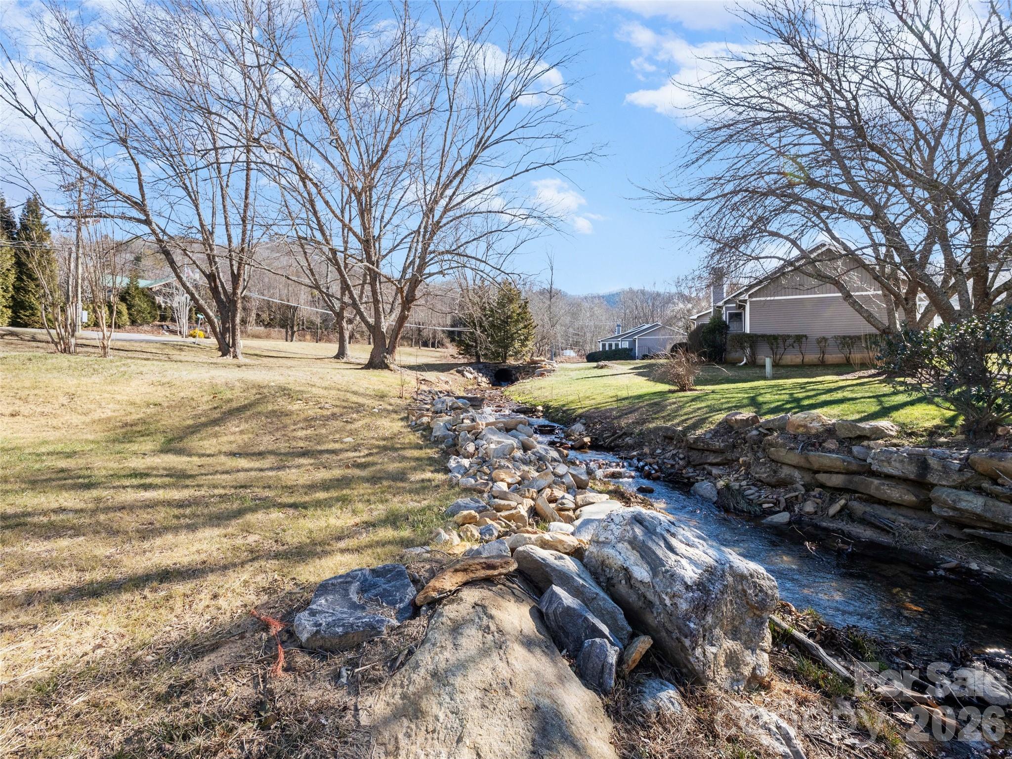 102 Llama Way — Black Mountain