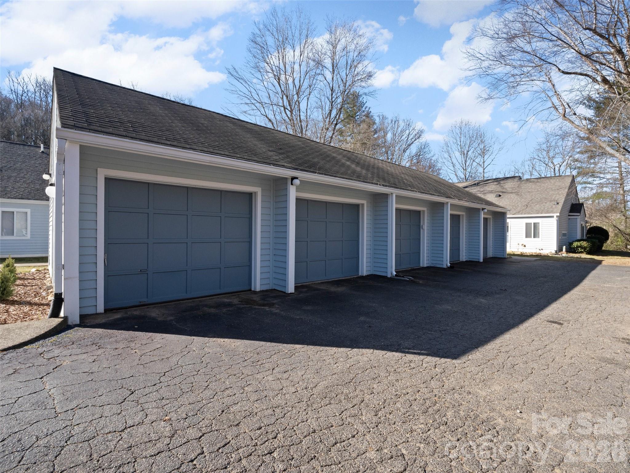 102 Llama Way — Black Mountain