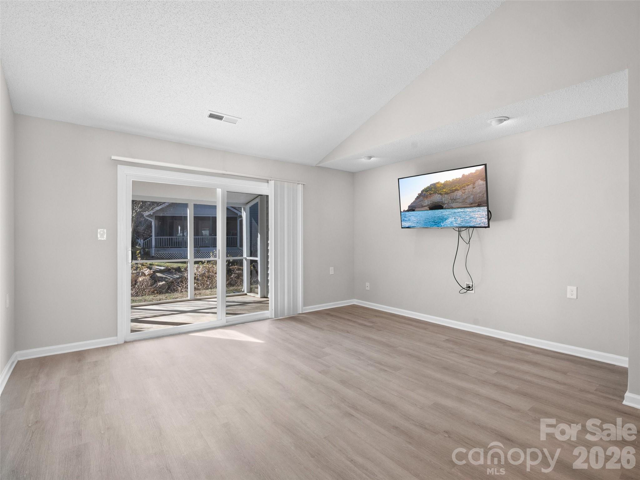 102 Llama Way — Black Mountain