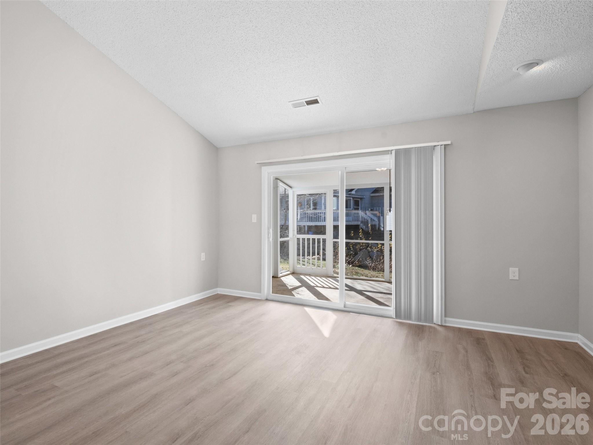 102 Llama Way — Black Mountain