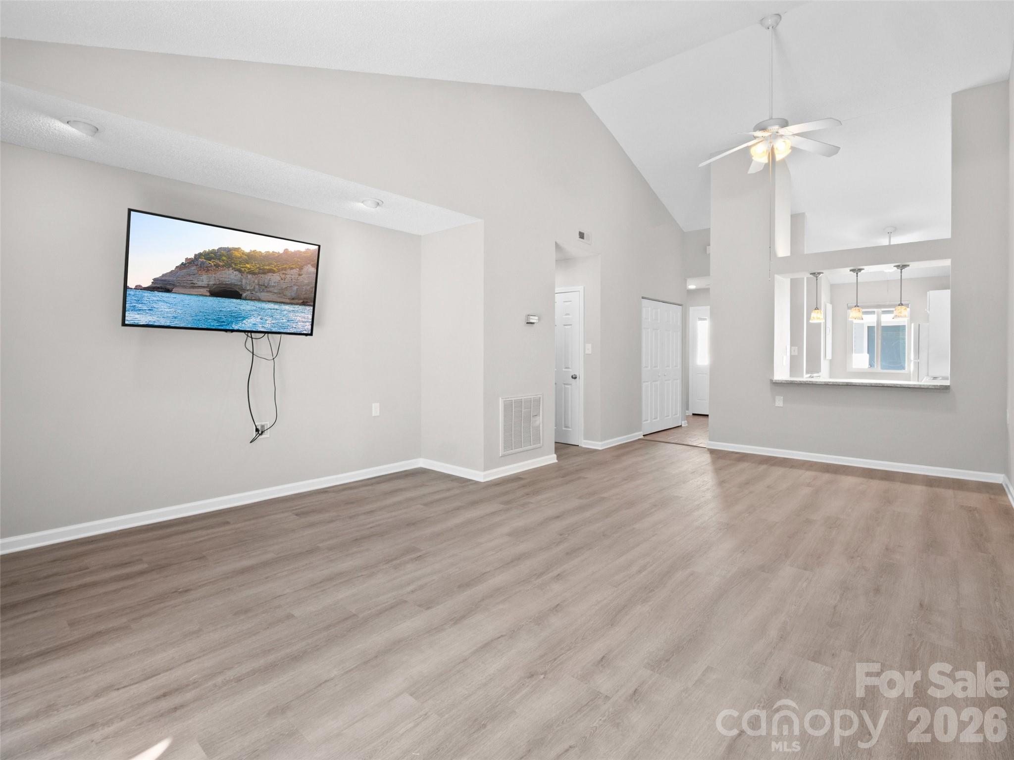 102 Llama Way — Black Mountain