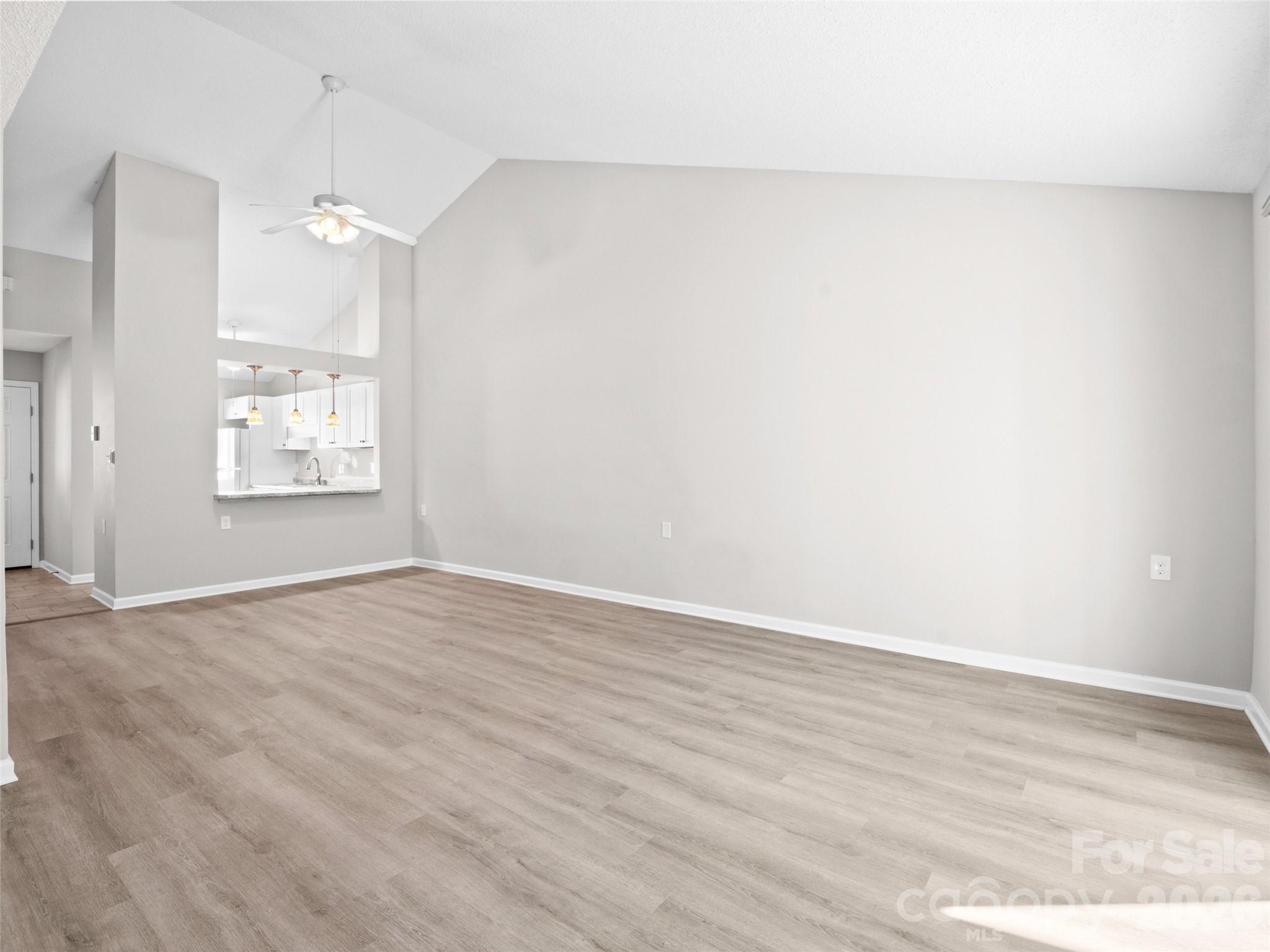 102 Llama Way — Black Mountain