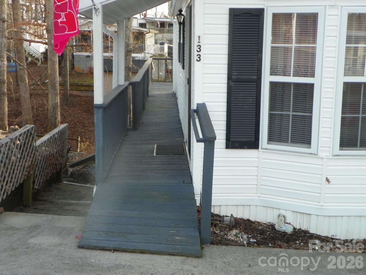 133 Pier Avenue — New London