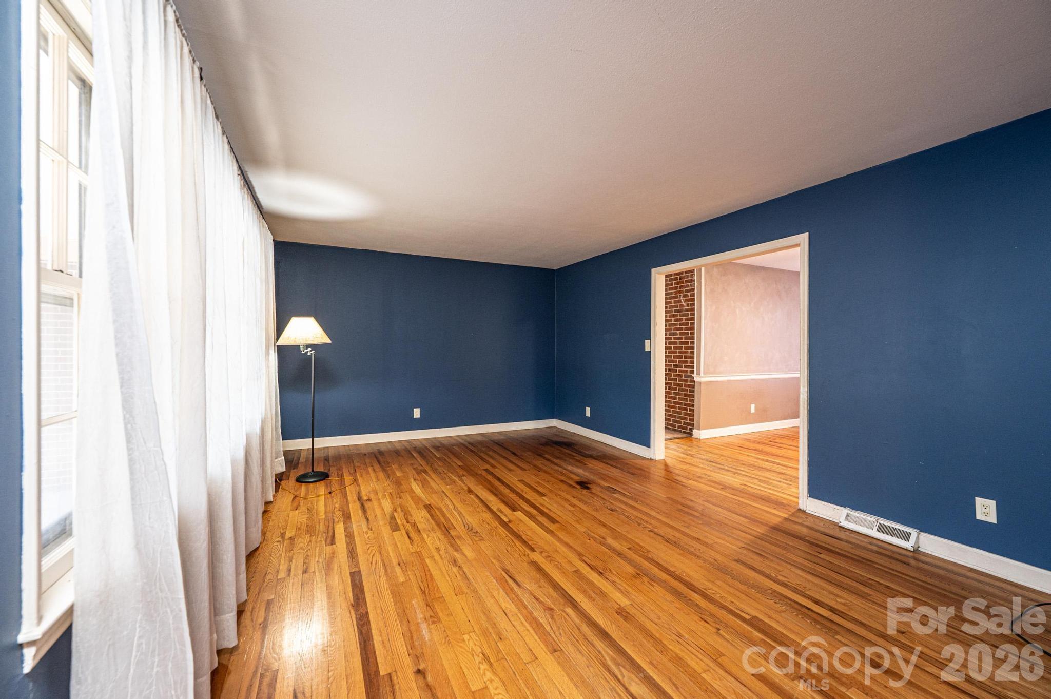 620 Diamondhead Drive NE — Lenoir