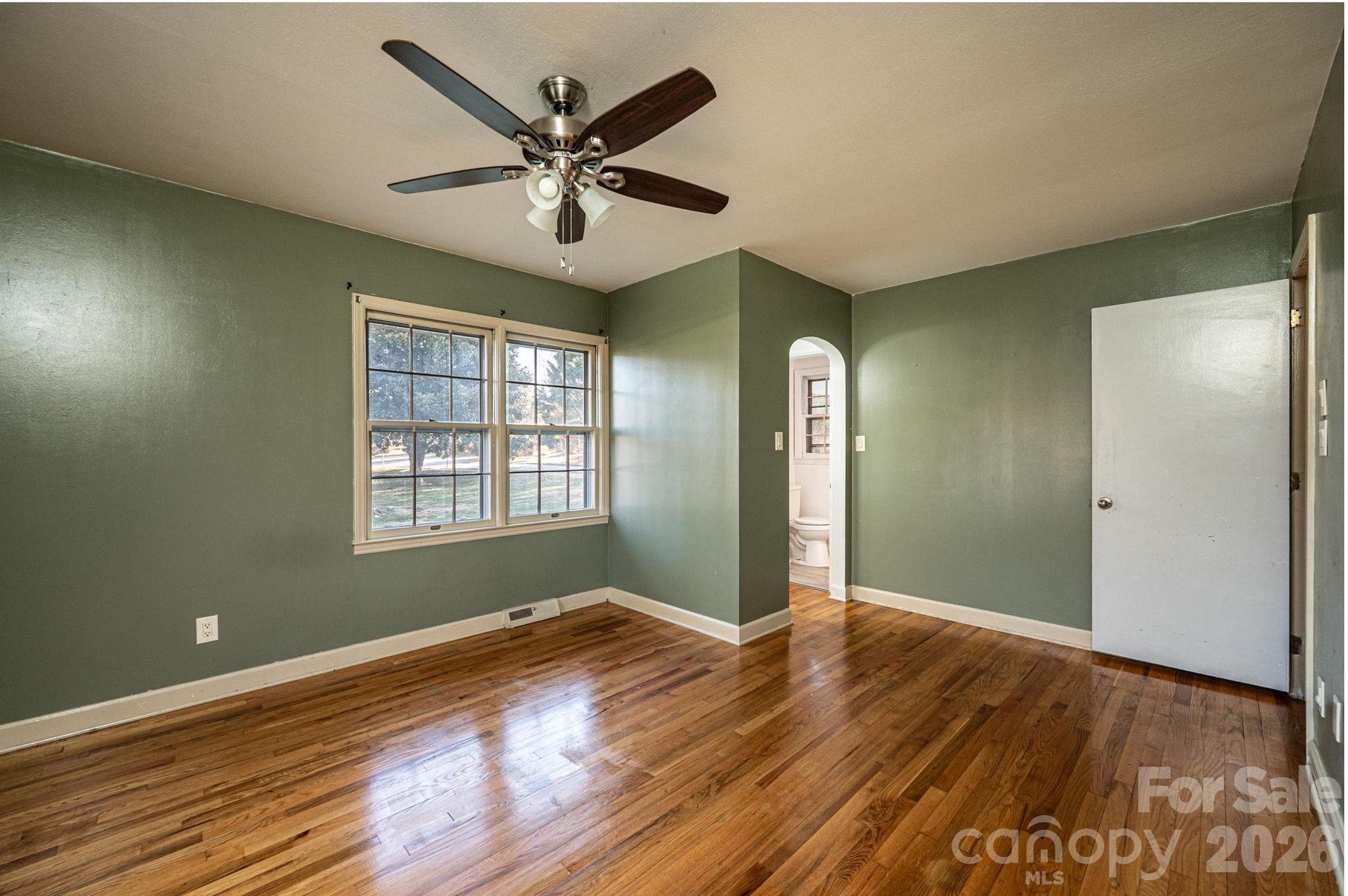 620 Diamondhead Drive NE — Lenoir