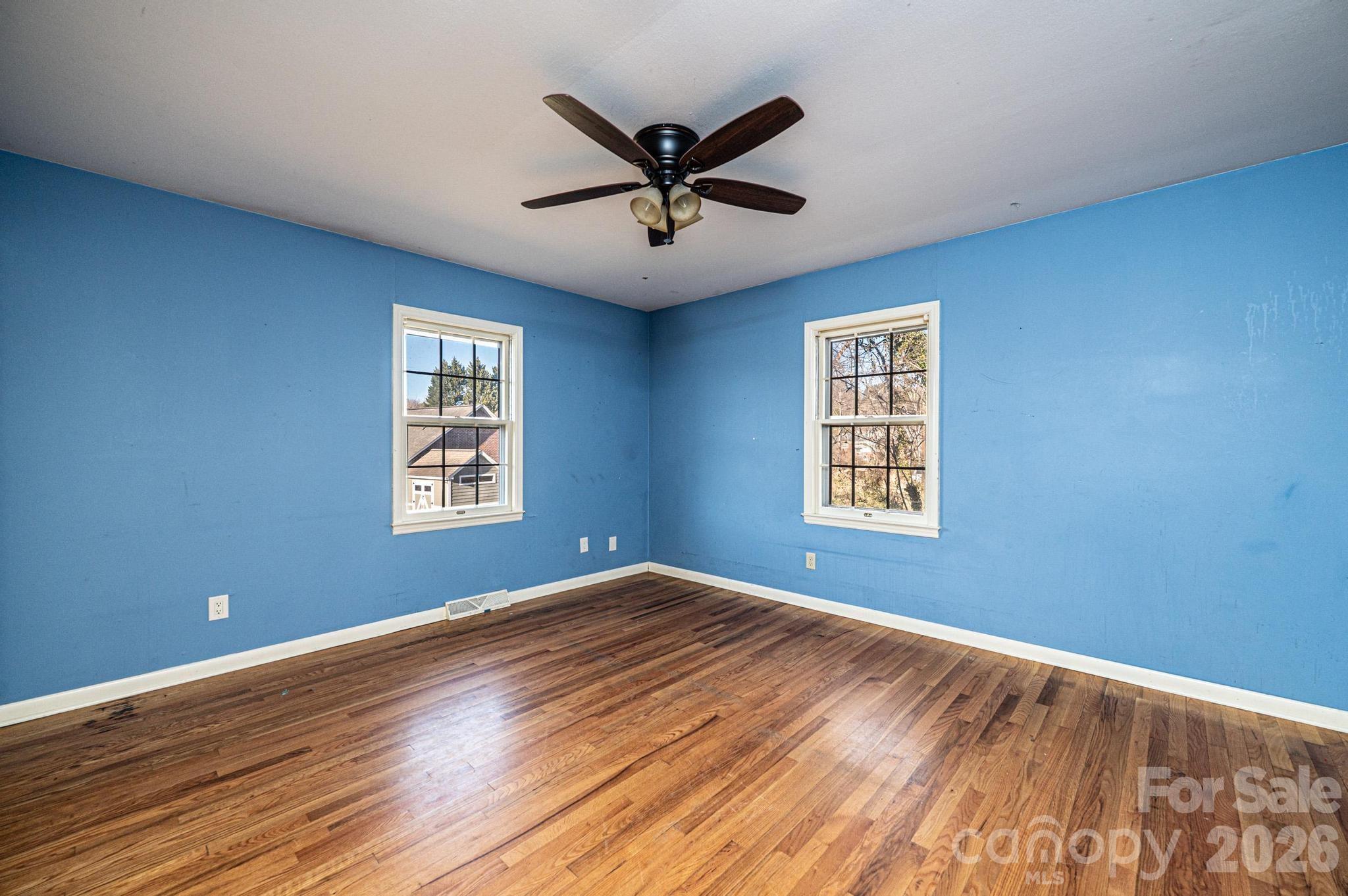 620 Diamondhead Drive NE — Lenoir