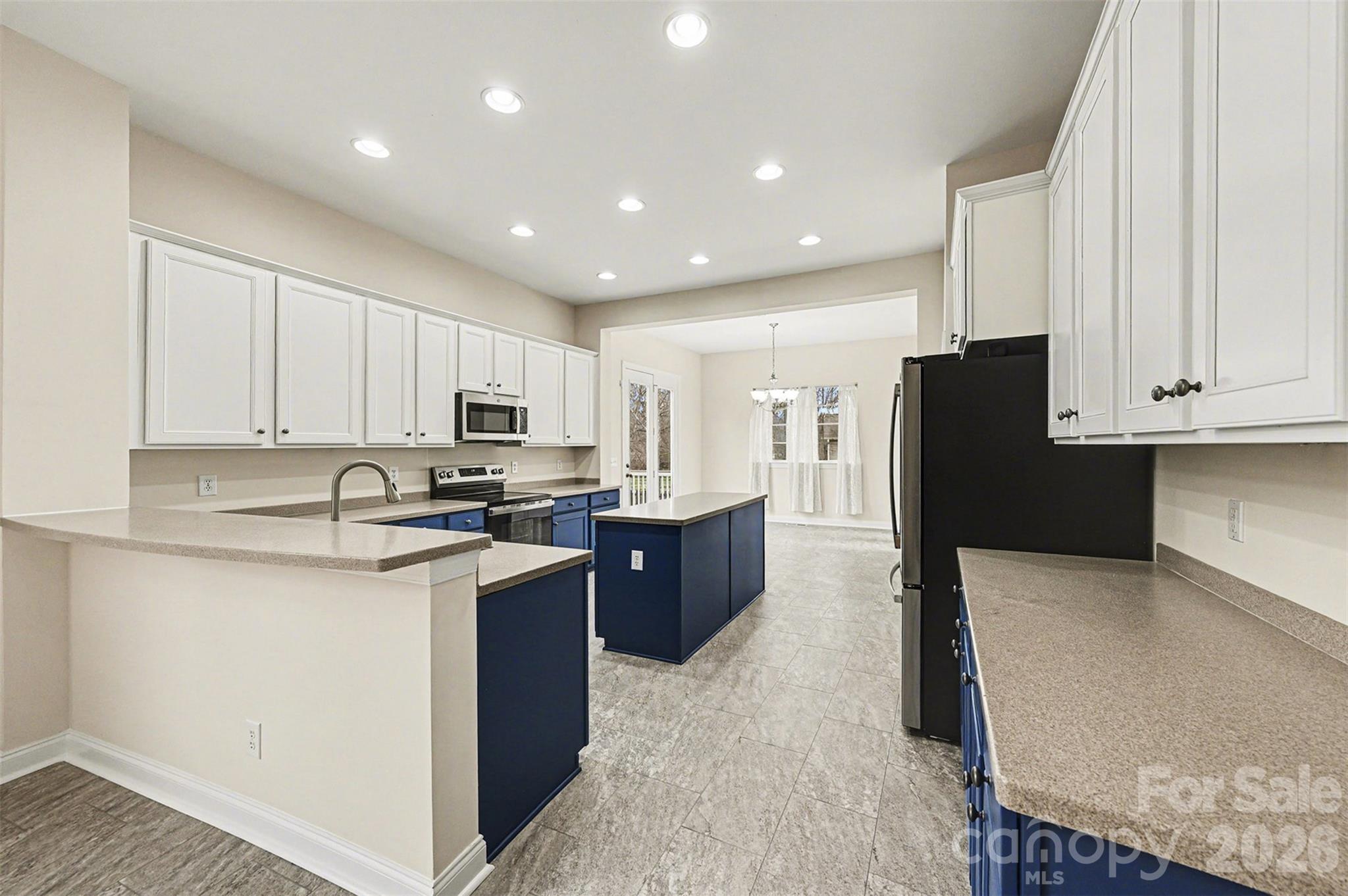 1305 Linden Glen Drive — Matthews