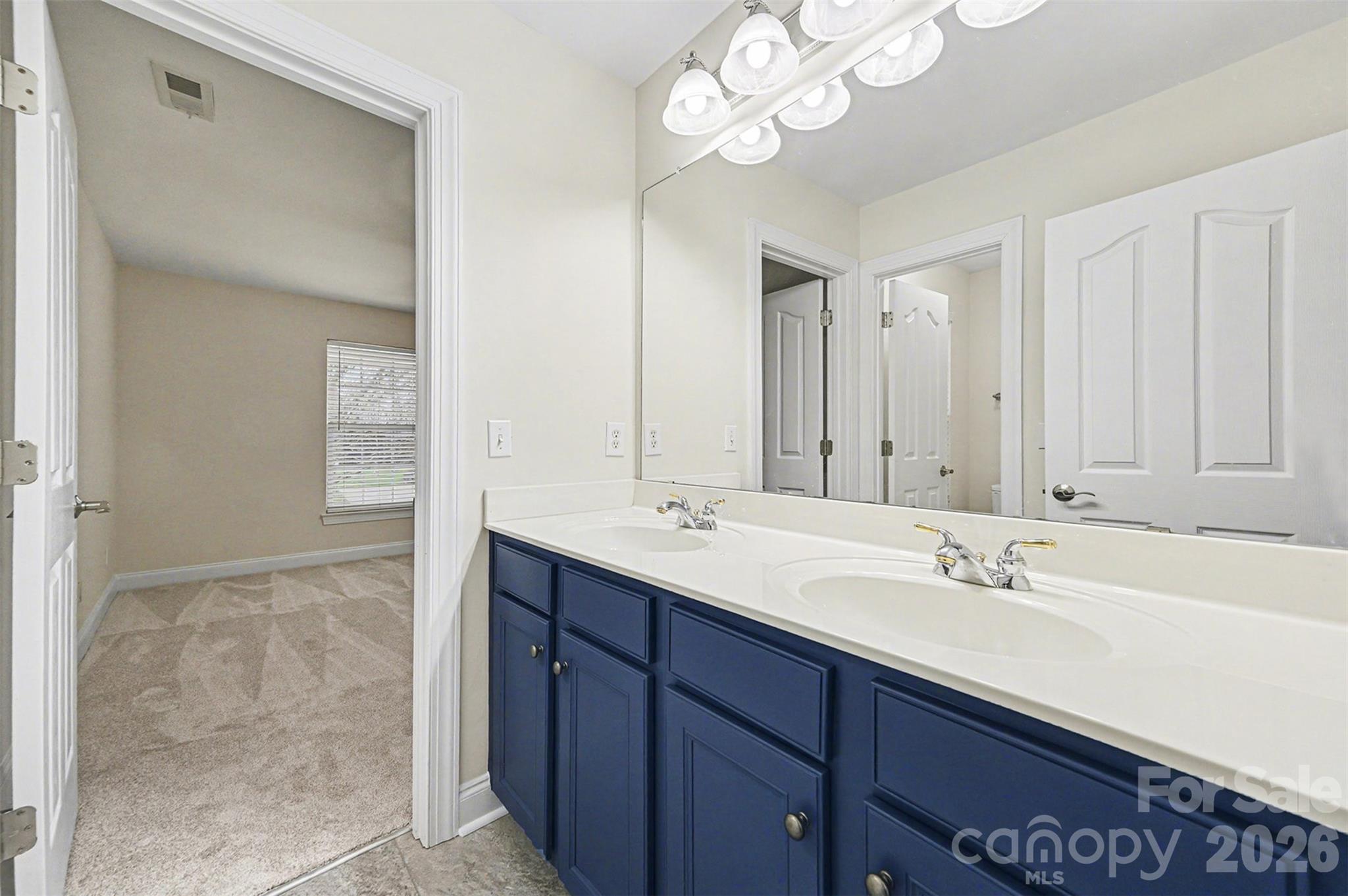 1305 Linden Glen Drive — Matthews