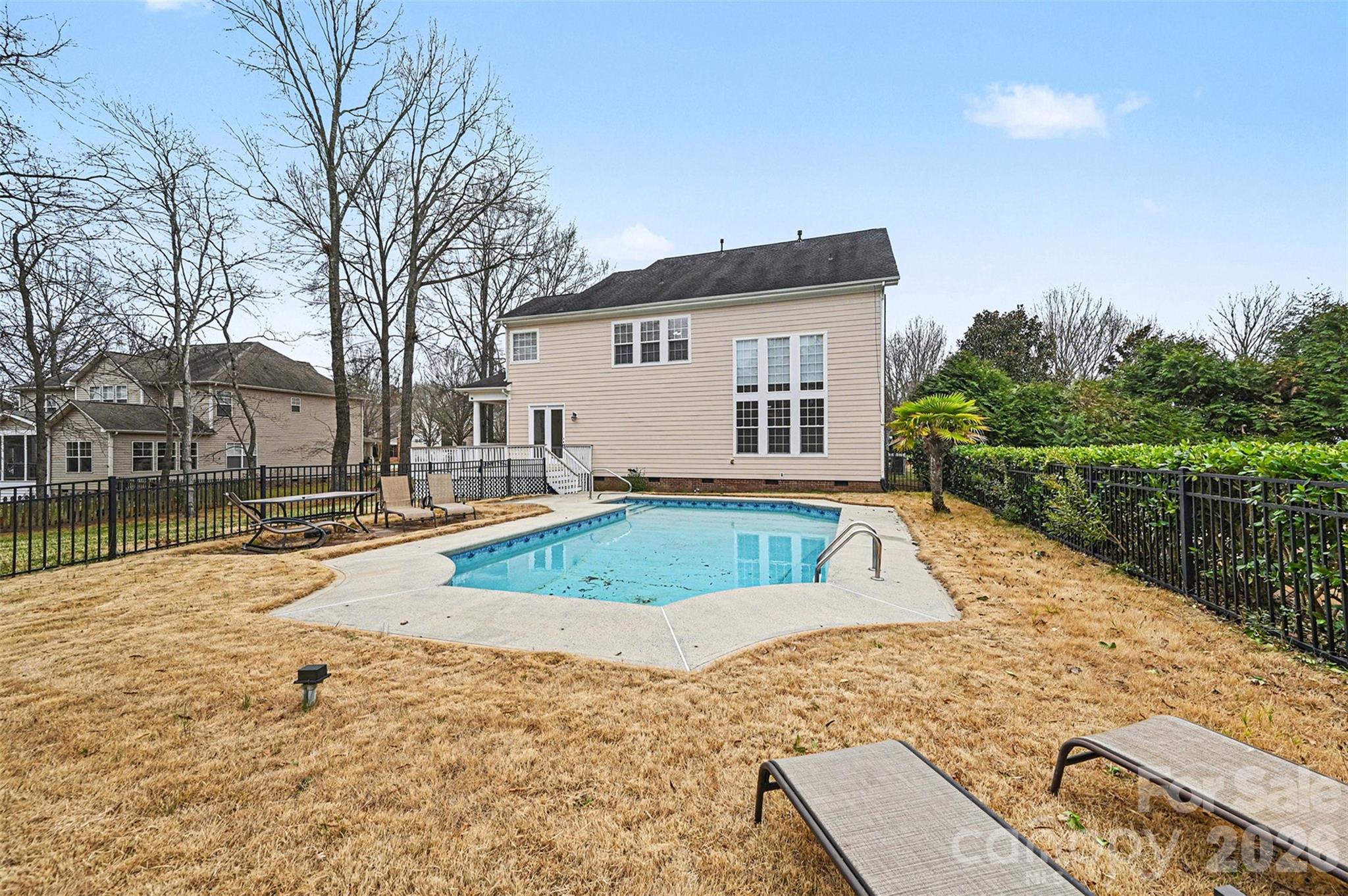 1305 Linden Glen Drive — Matthews
