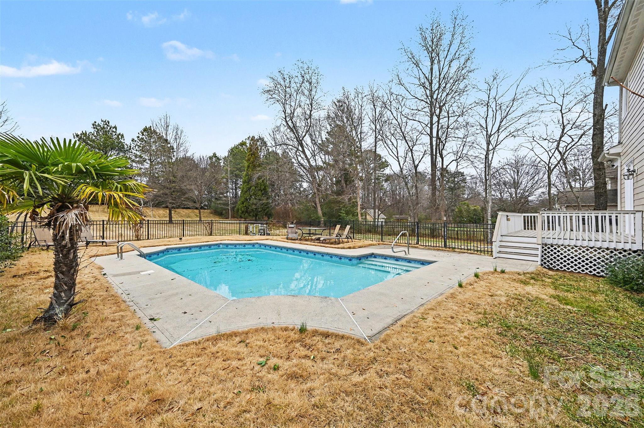 1305 Linden Glen Drive — Matthews