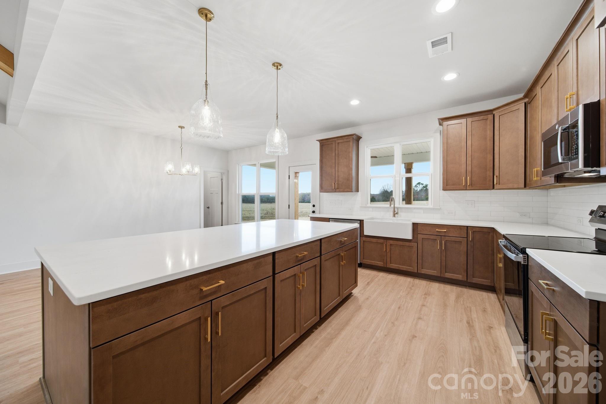 4020 Landsford Road — Marshville