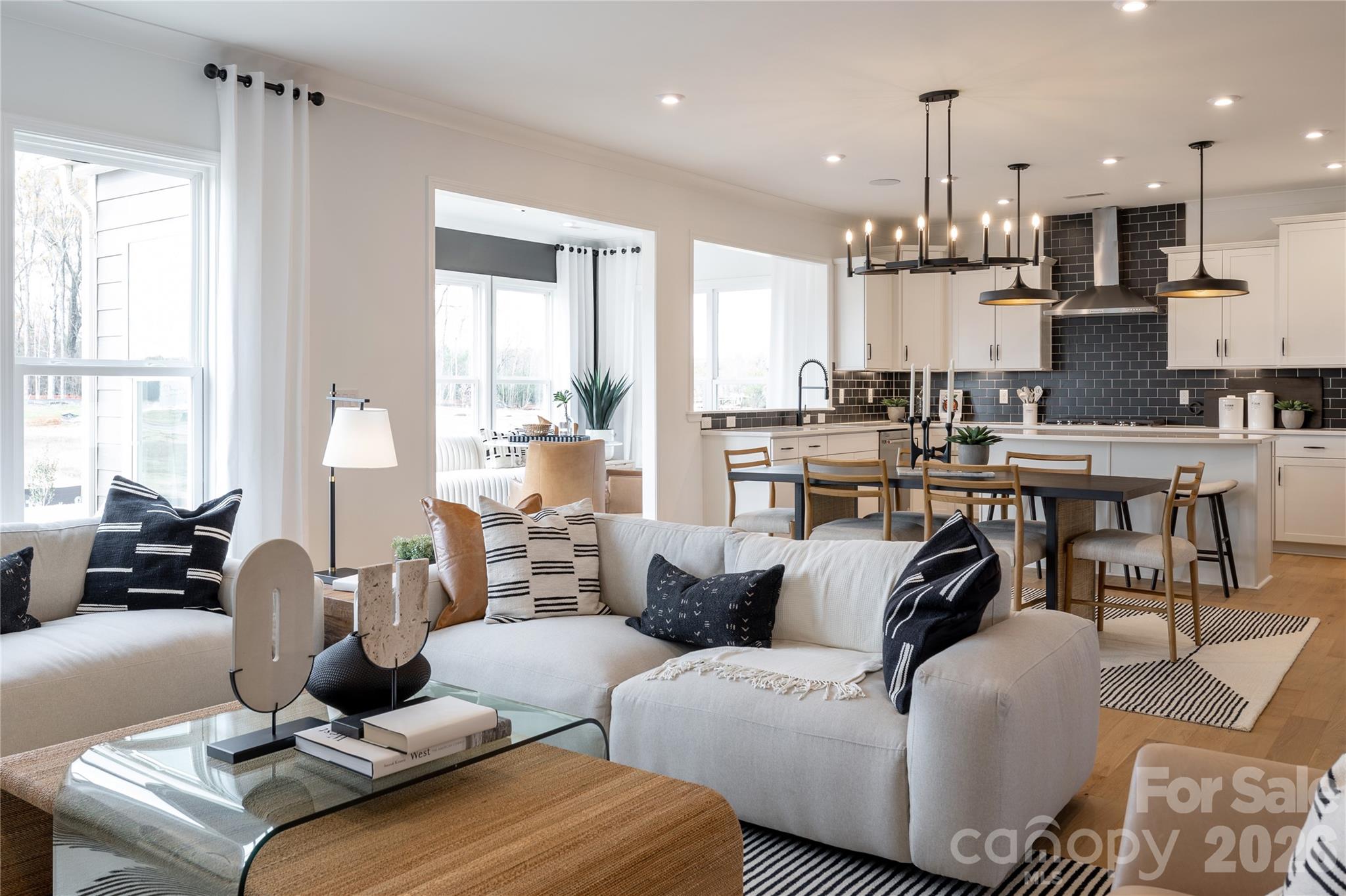 2114 Riverbend Avenue — Monroe