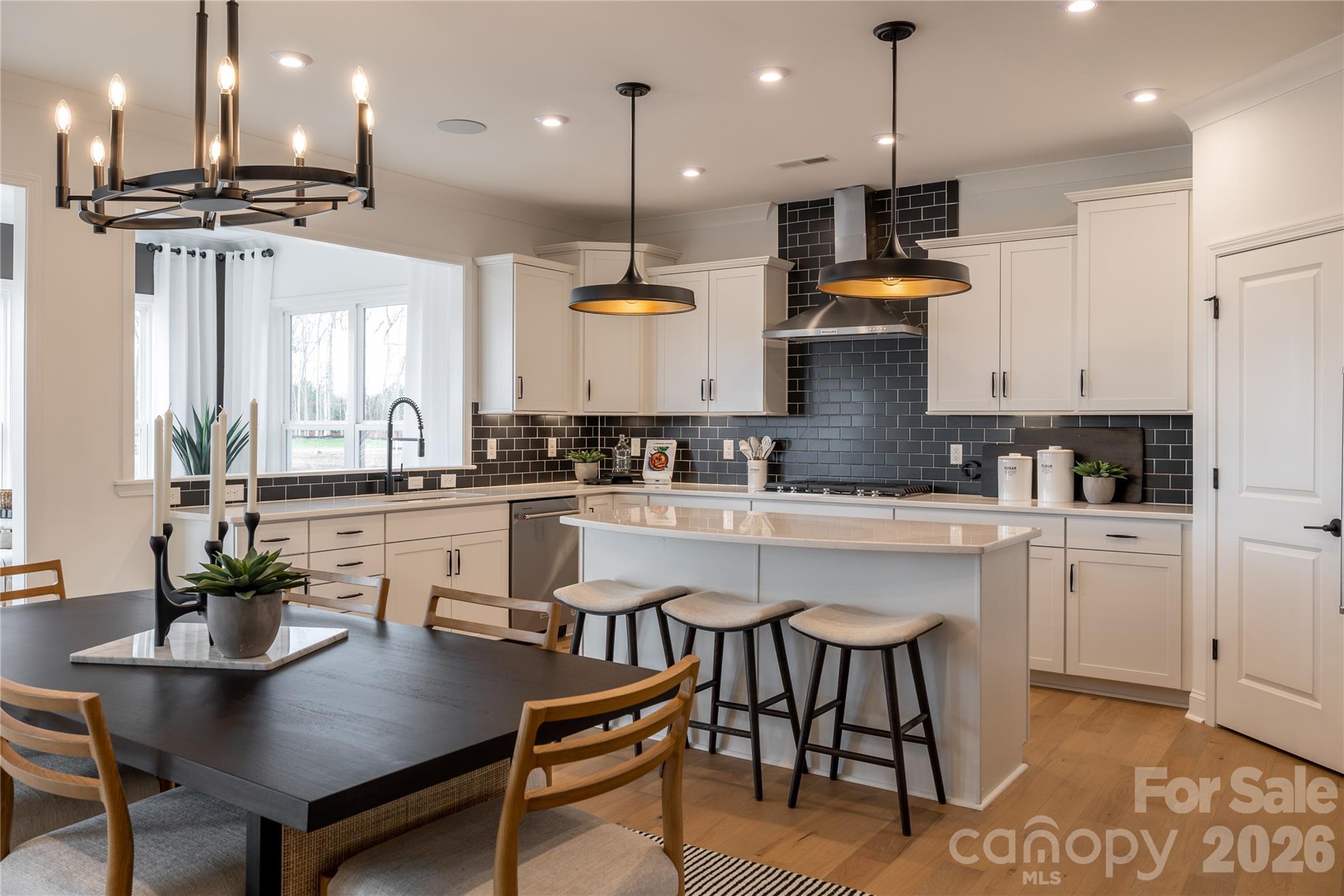 2114 Riverbend Avenue — Monroe
