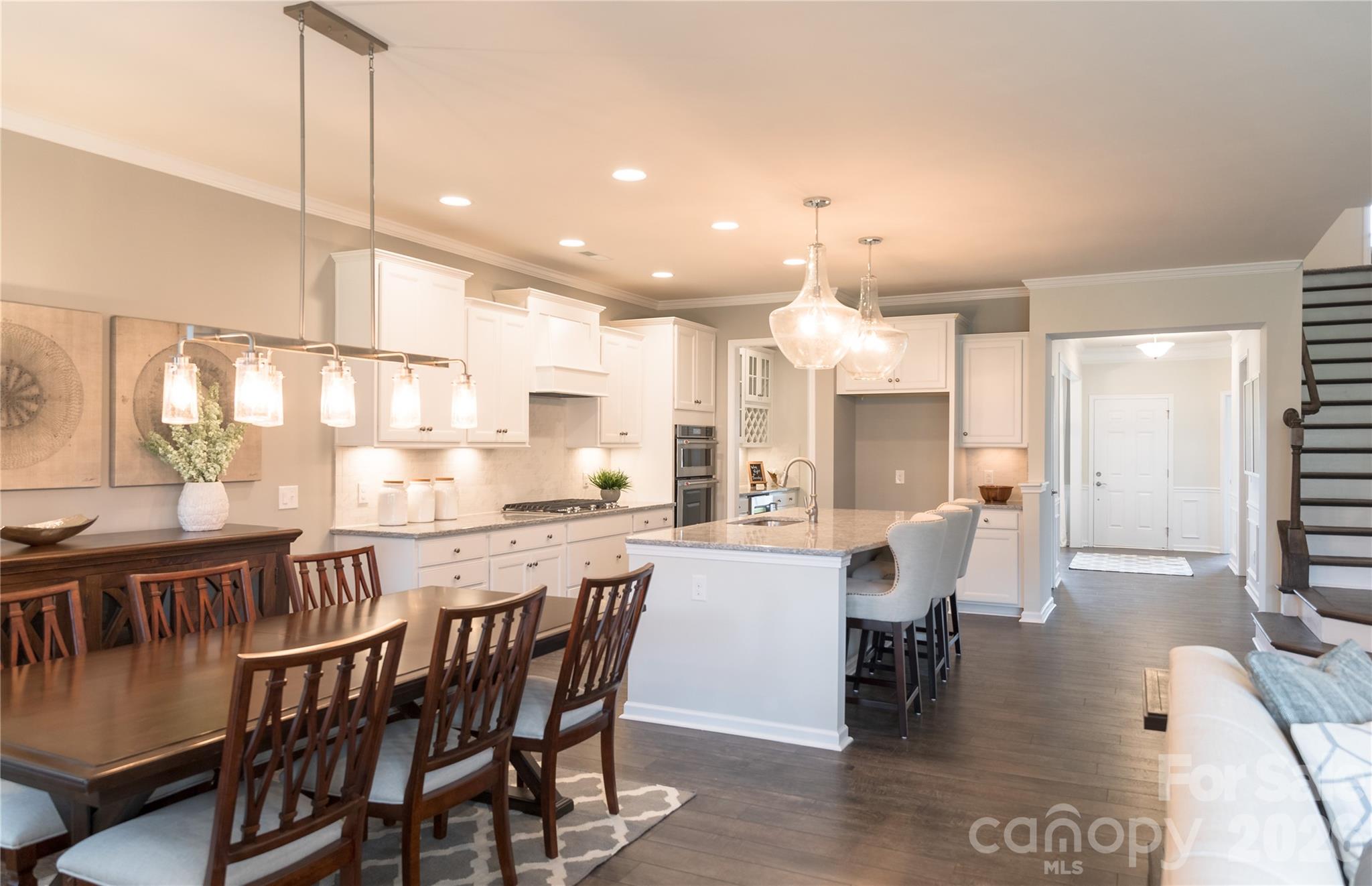 2104 Riverbend Avenue — Monroe