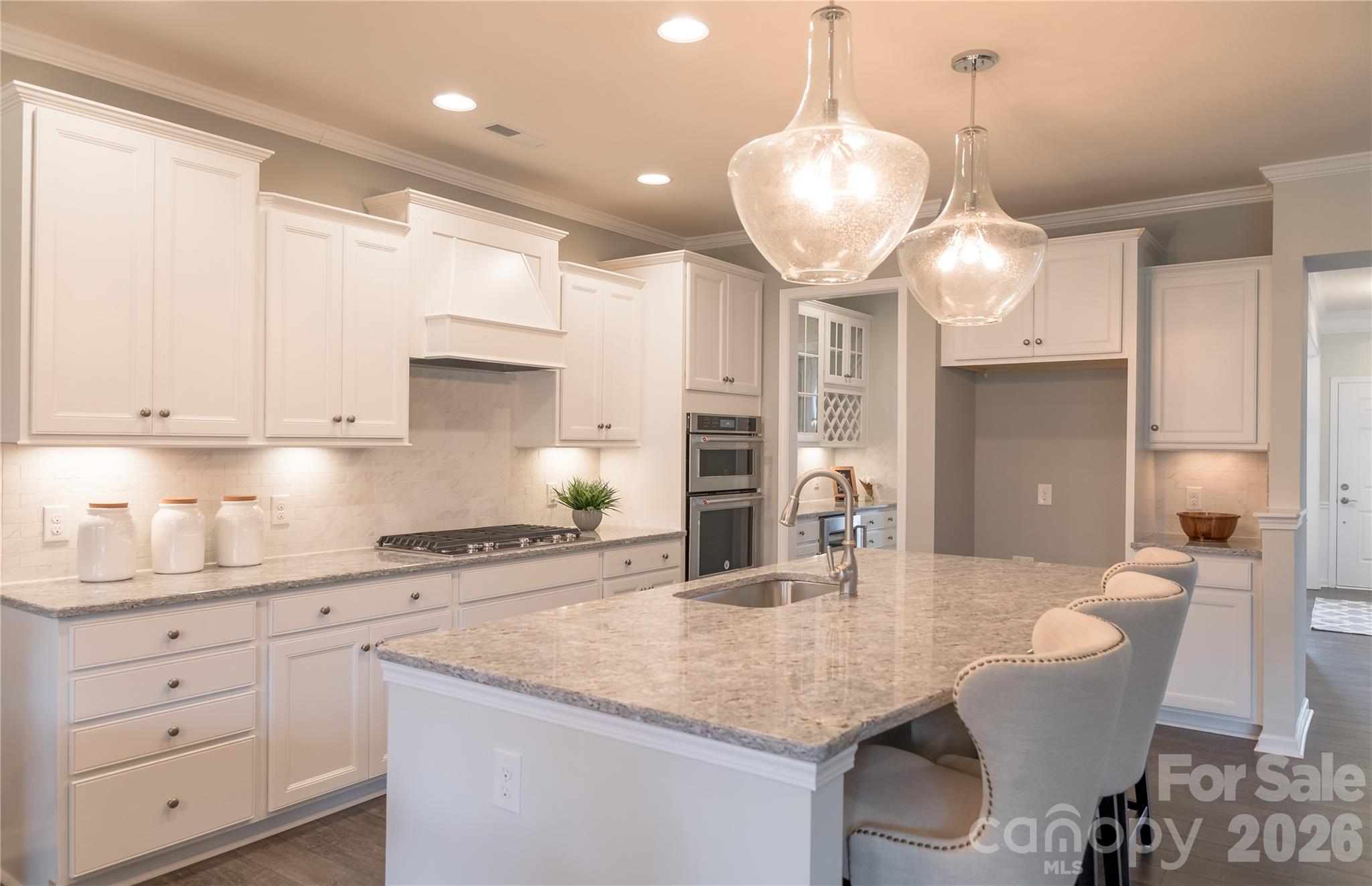 2104 Riverbend Avenue — Monroe