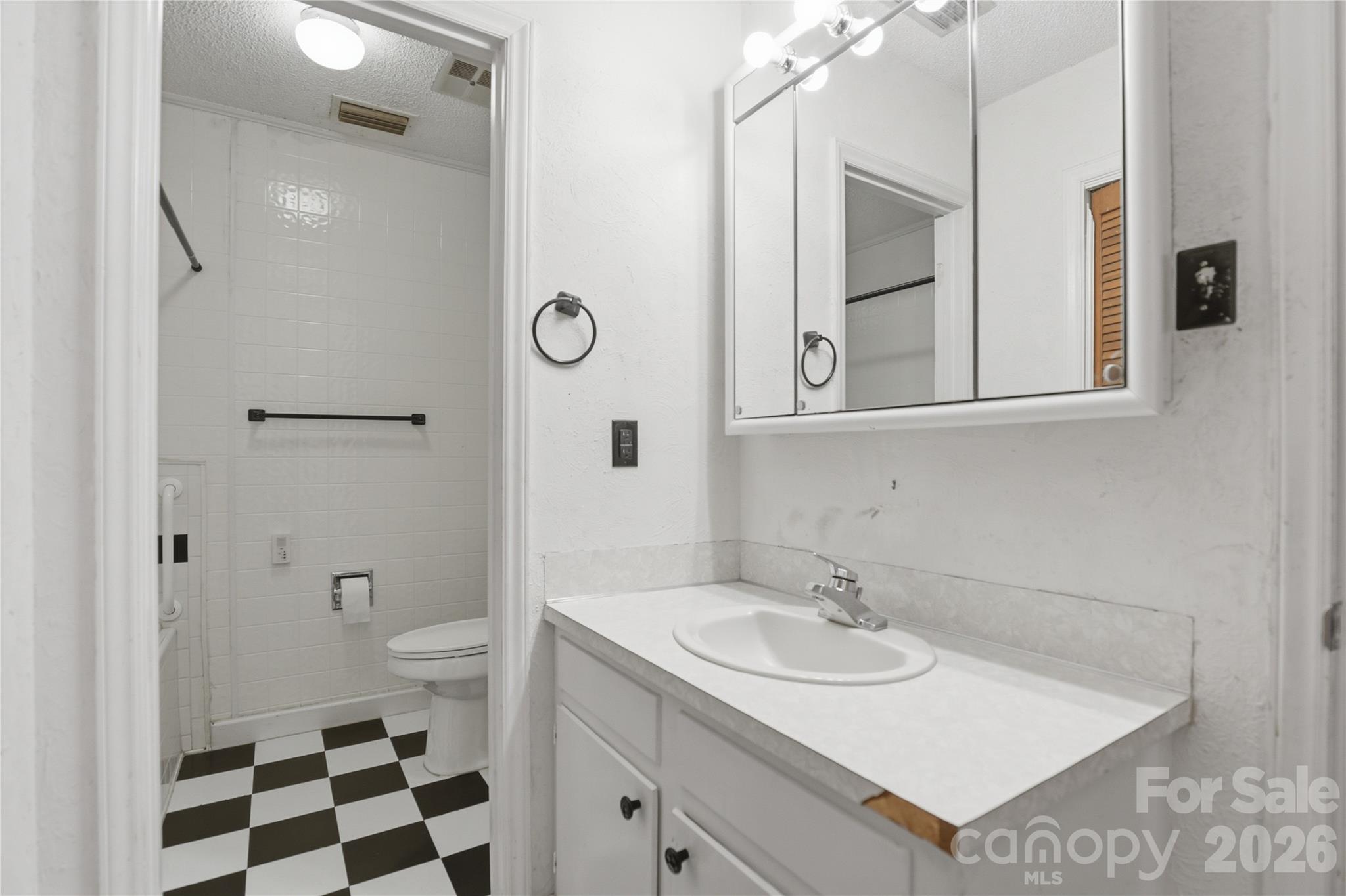 125 Southwood Park Road — Mooresville