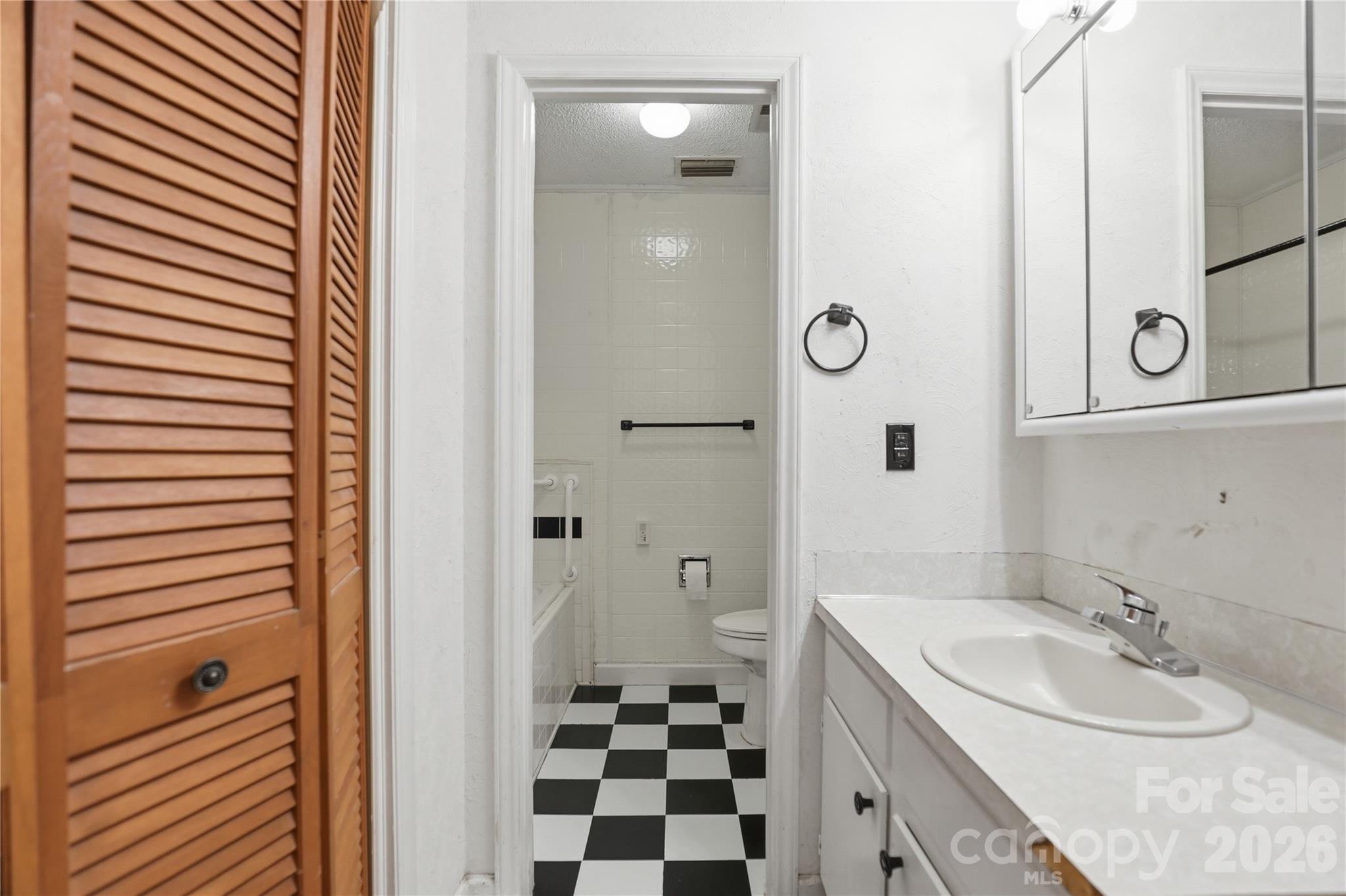 125 Southwood Park Road — Mooresville