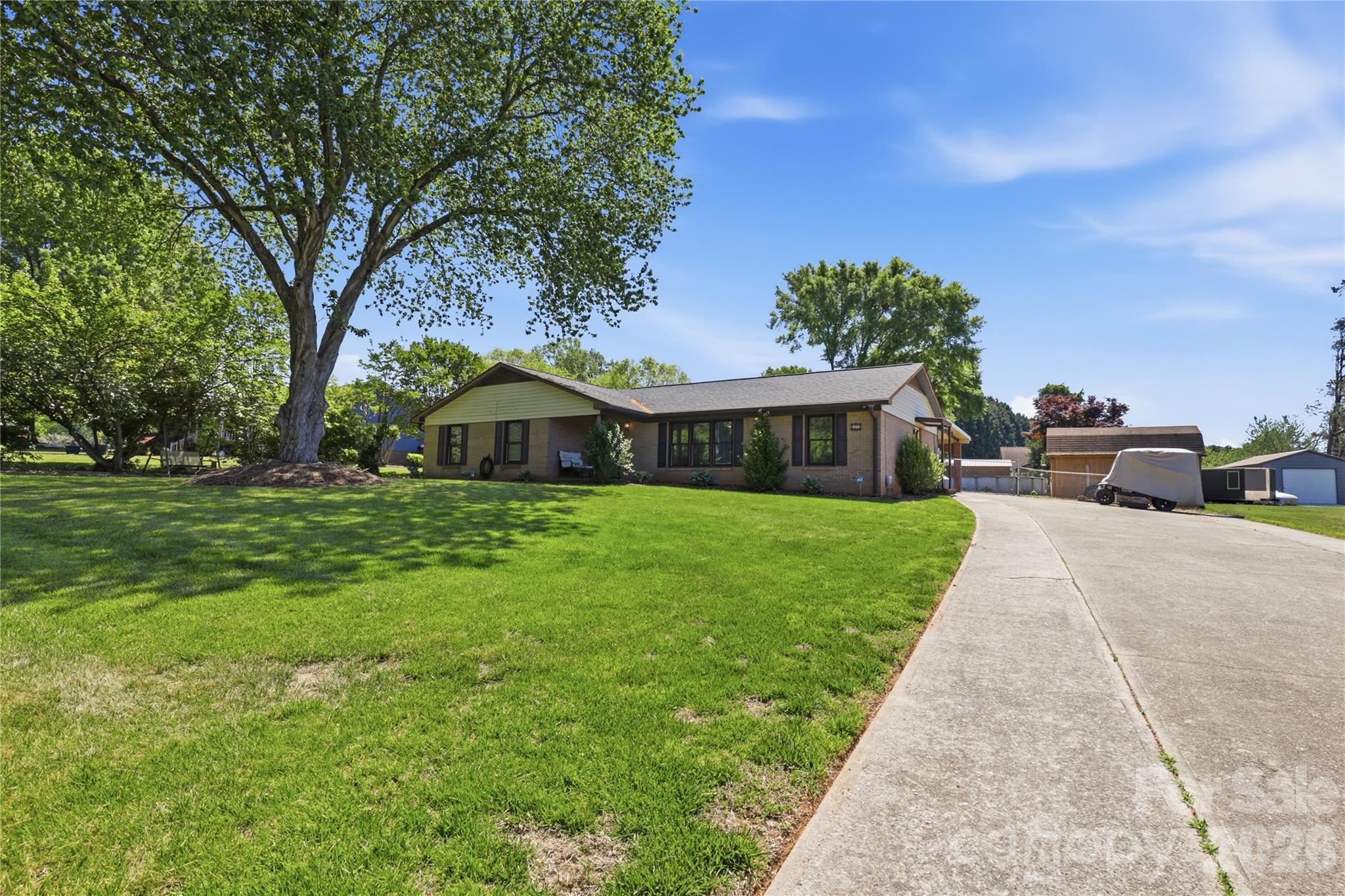 125 Southwood Park Road — Mooresville