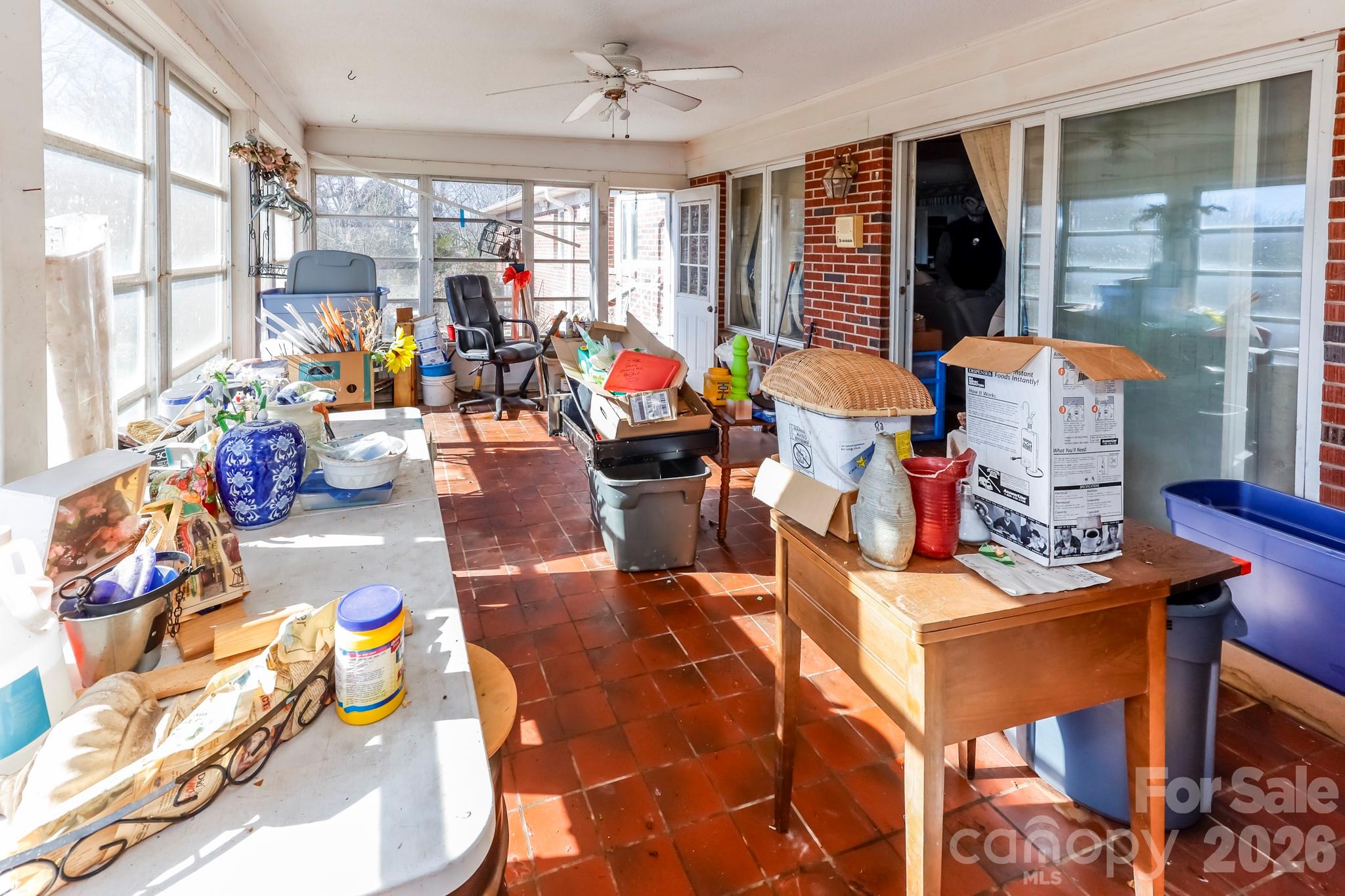 350 Morningstar Lake Road — Forest City
