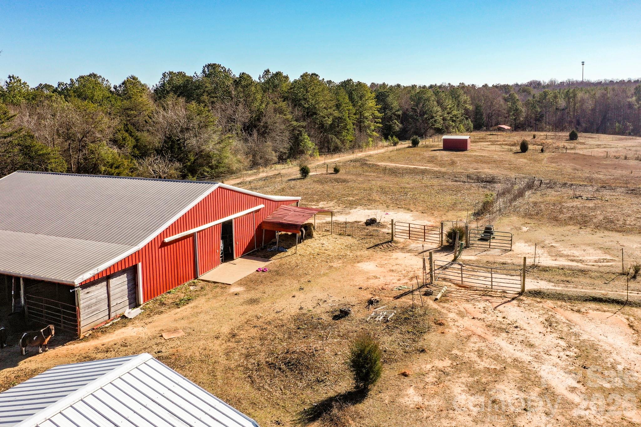 350 Morningstar Lake Road — Forest City