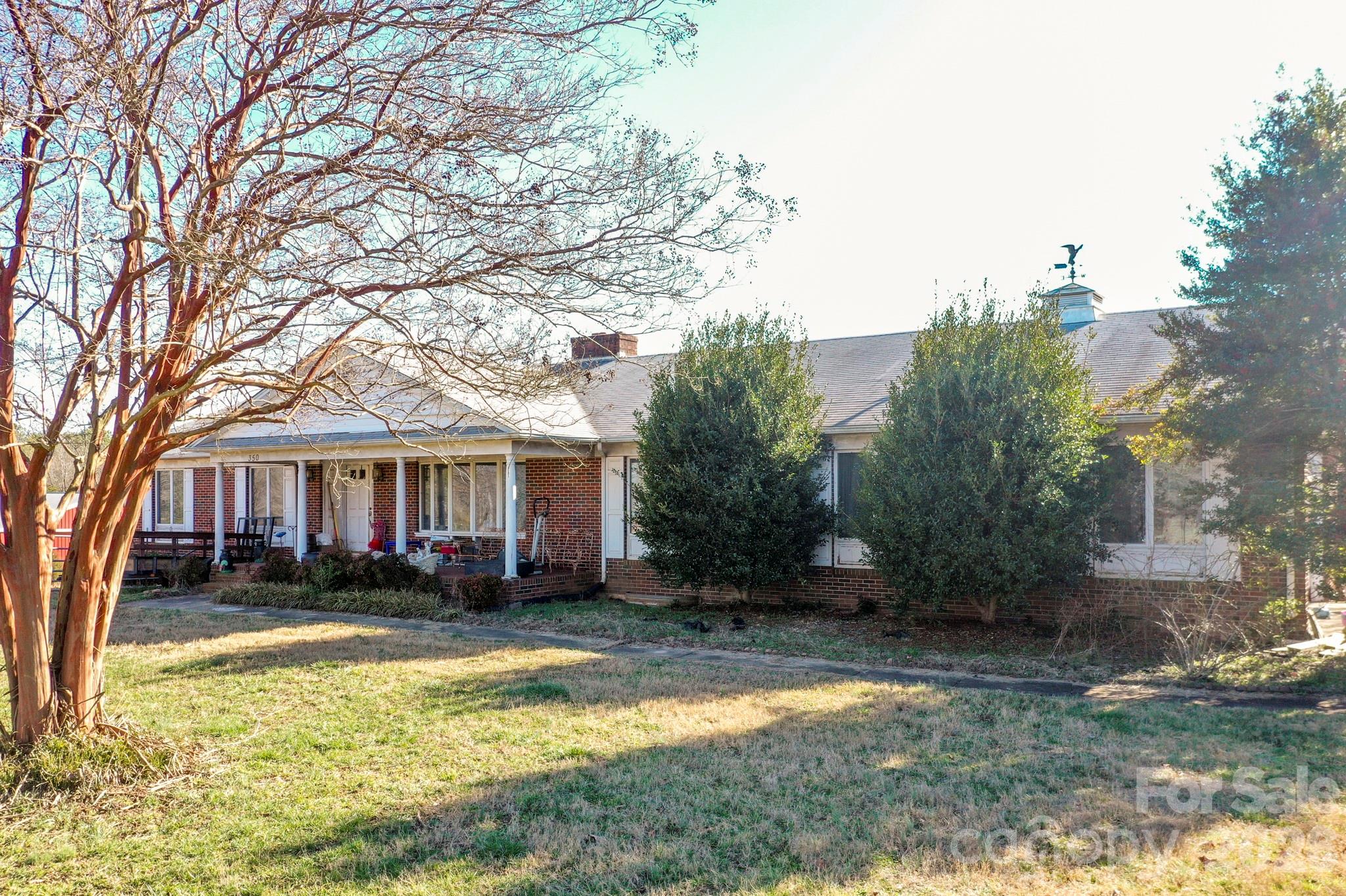 350 Morningstar Lake Road — Forest City
