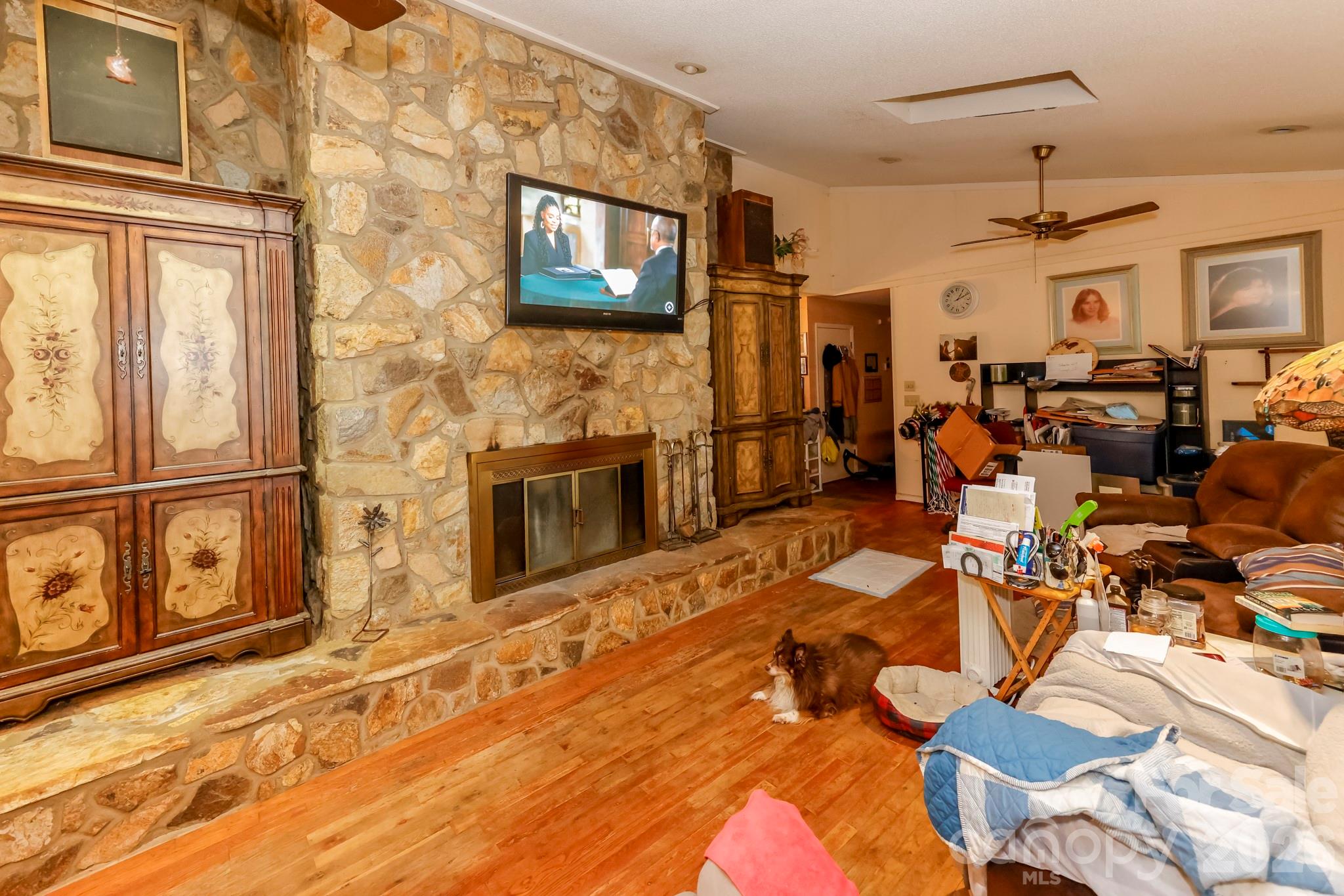 350 Morningstar Lake Road — Forest City